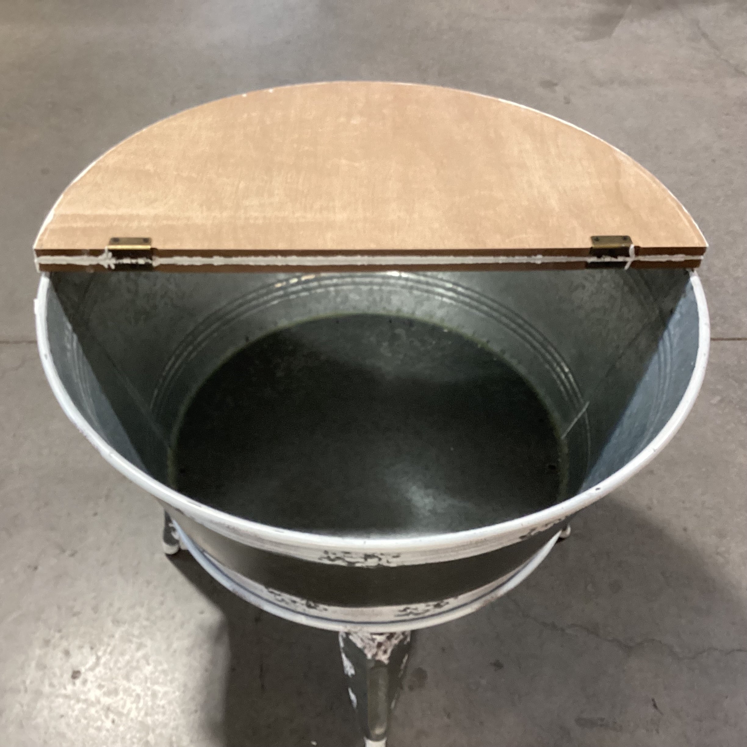 Farmhouse Galvanized Metal & Wood Lift Top Storage Accent Table 26" Diameter x 20"