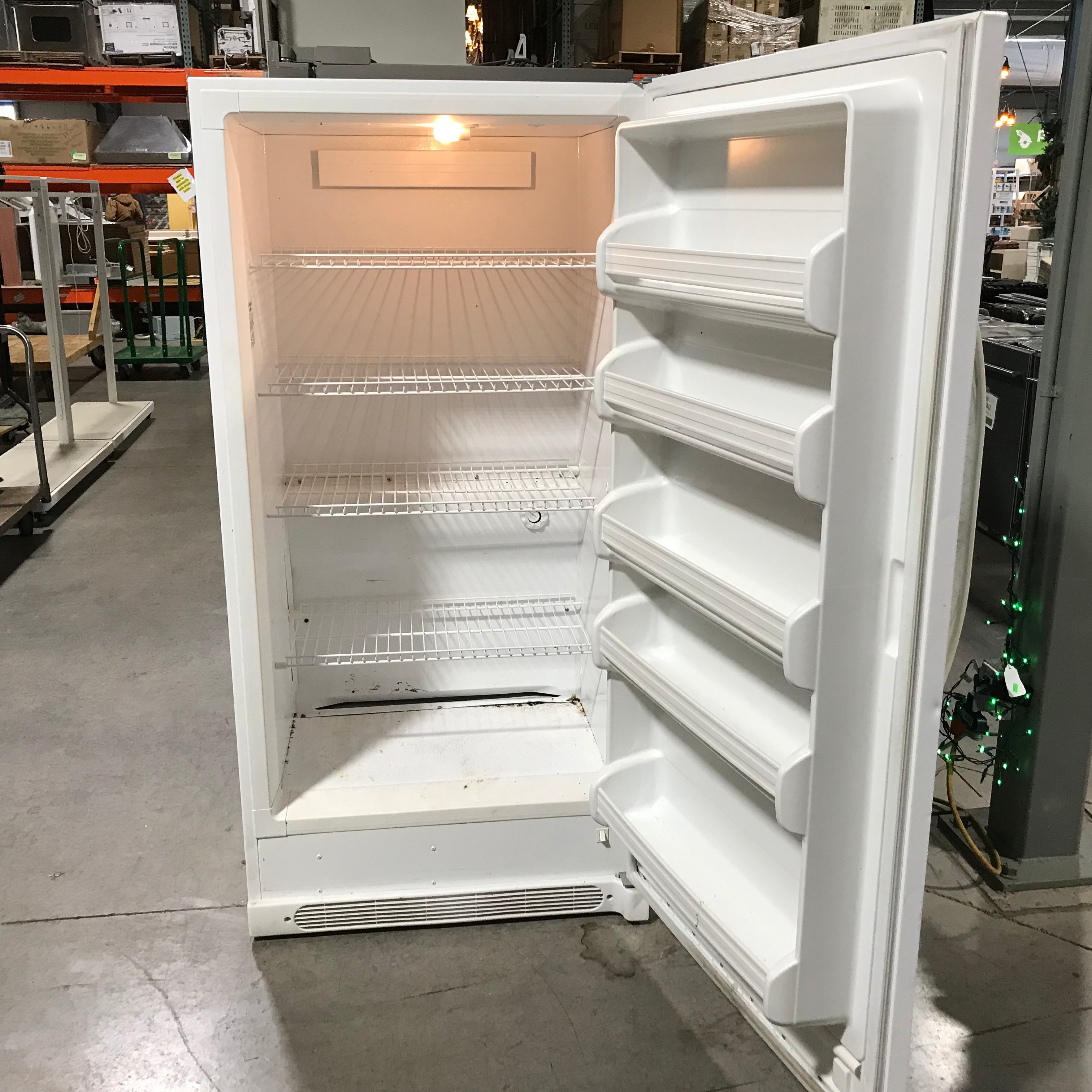 Kenmore White Stand-up Refrigerator 32"x 27"x 65"