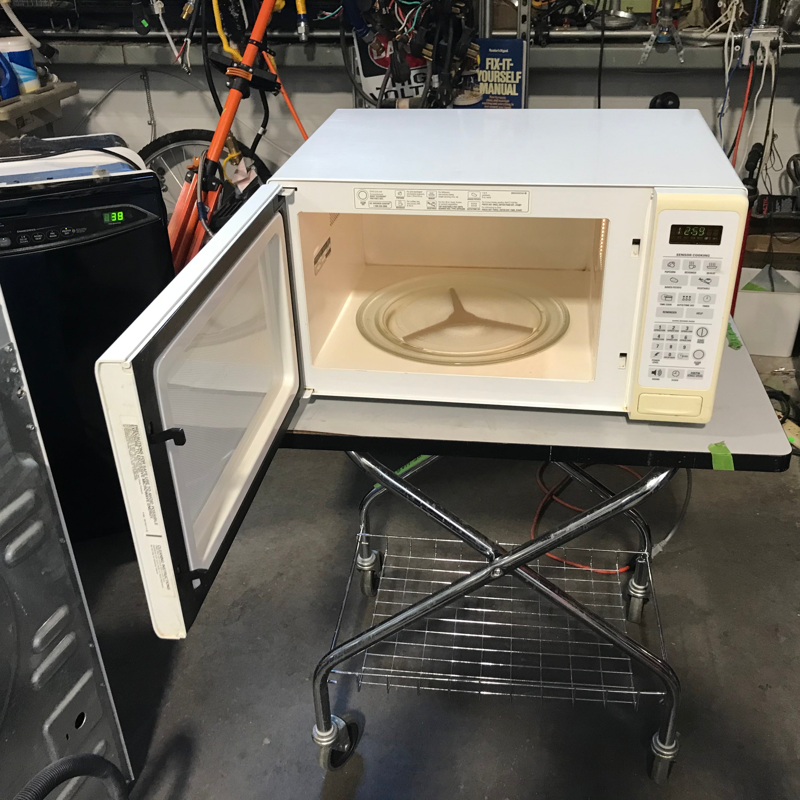 GE White Counter-Top Microwave 22"x 17"x 12.5"