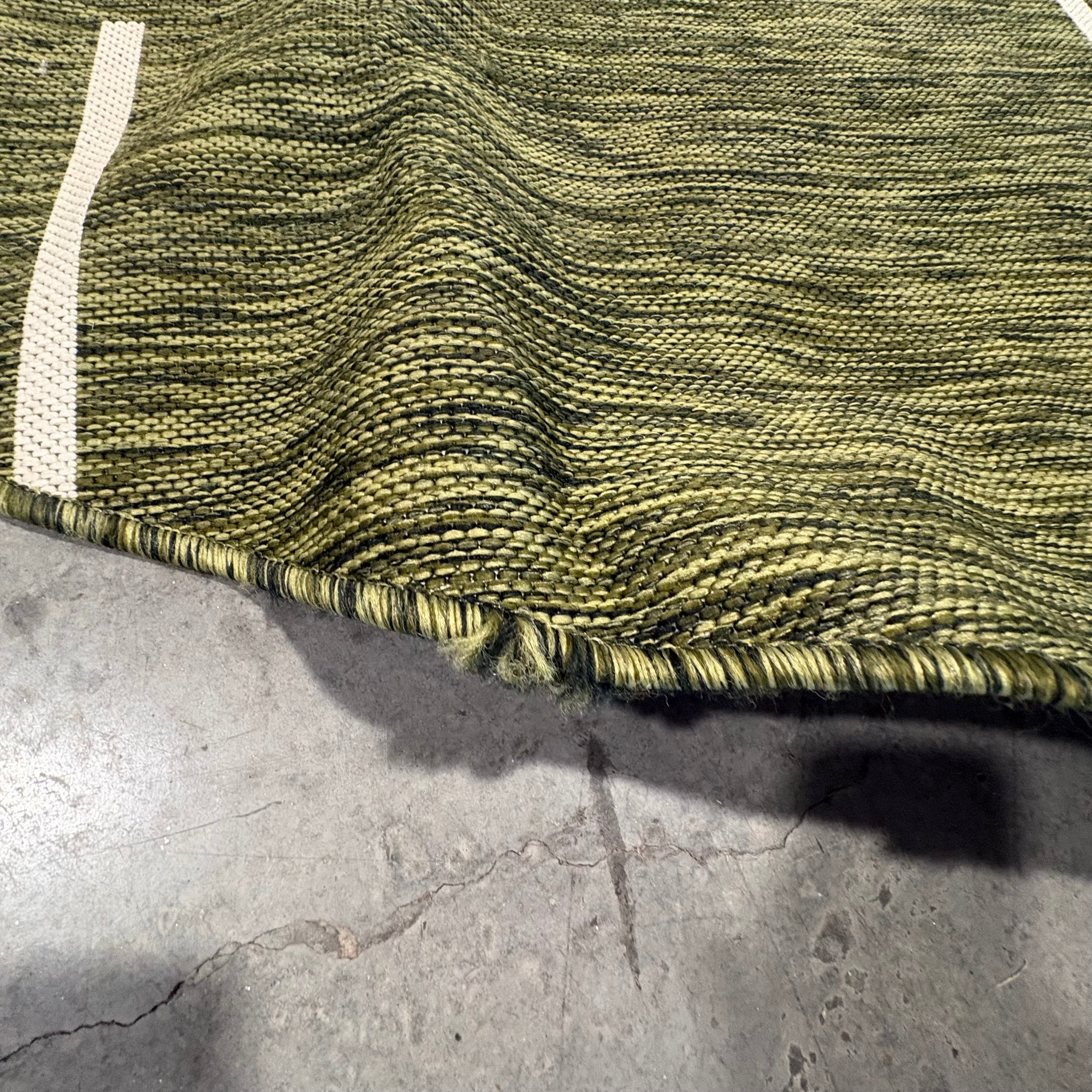 Unique Loom Green Geometric Round Poly Outdoor Rug 13' Diameter