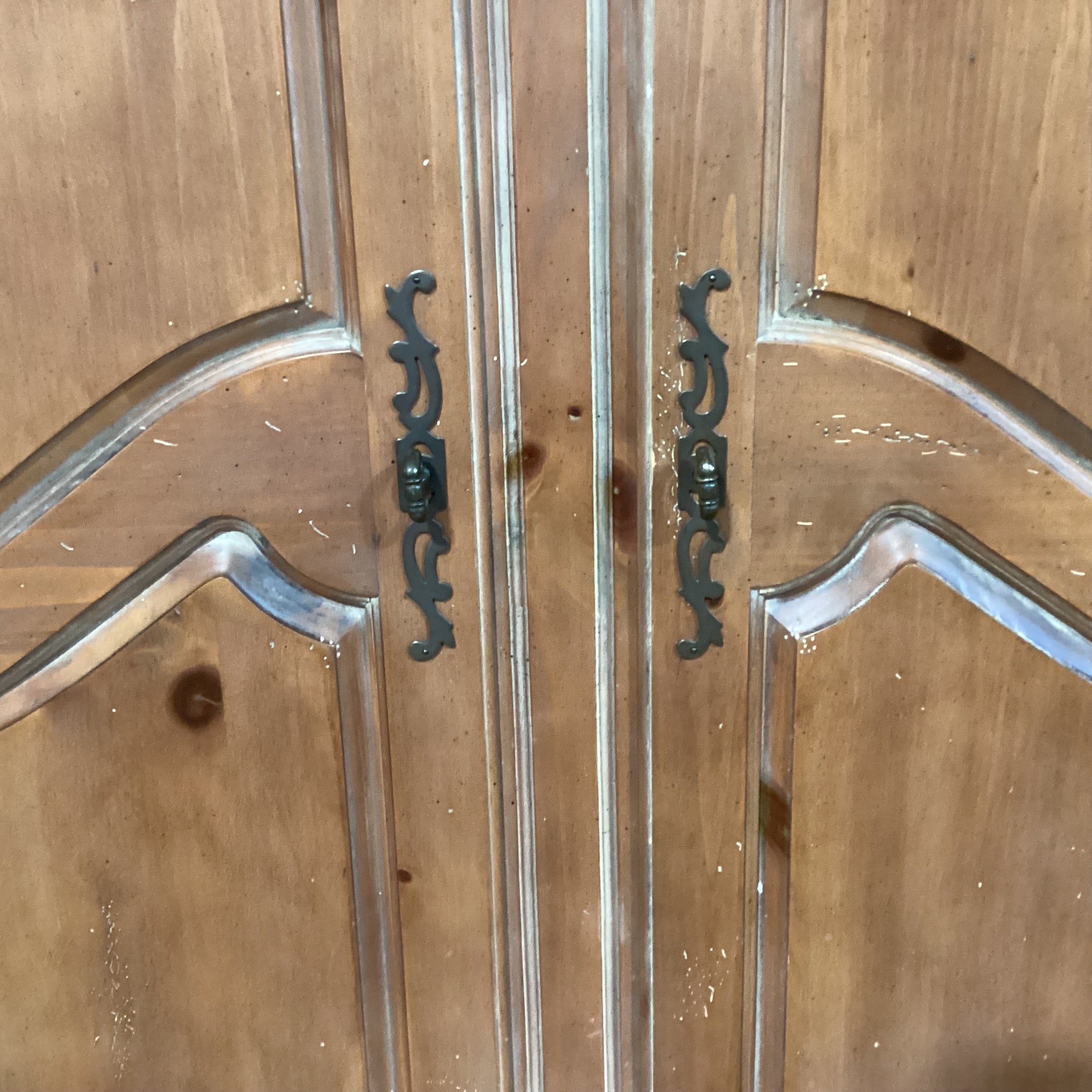 Distressed Light Wash Finish Pine 2 Door With Sectioned Shelves & 4 Drawer Armoire 40"x 20"x 83"