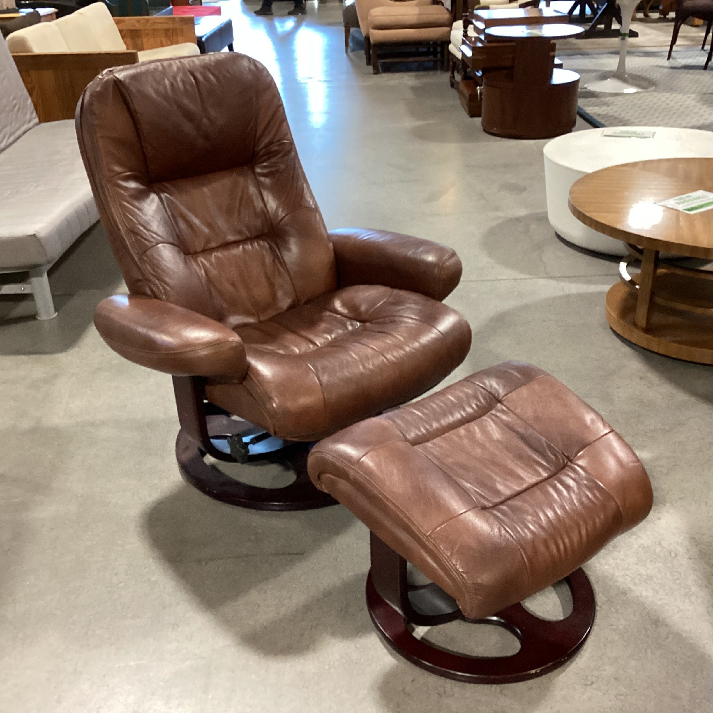 Lane Furniture Brown Leather with Ottoman Lounge Chair 34"x 36"x 39"