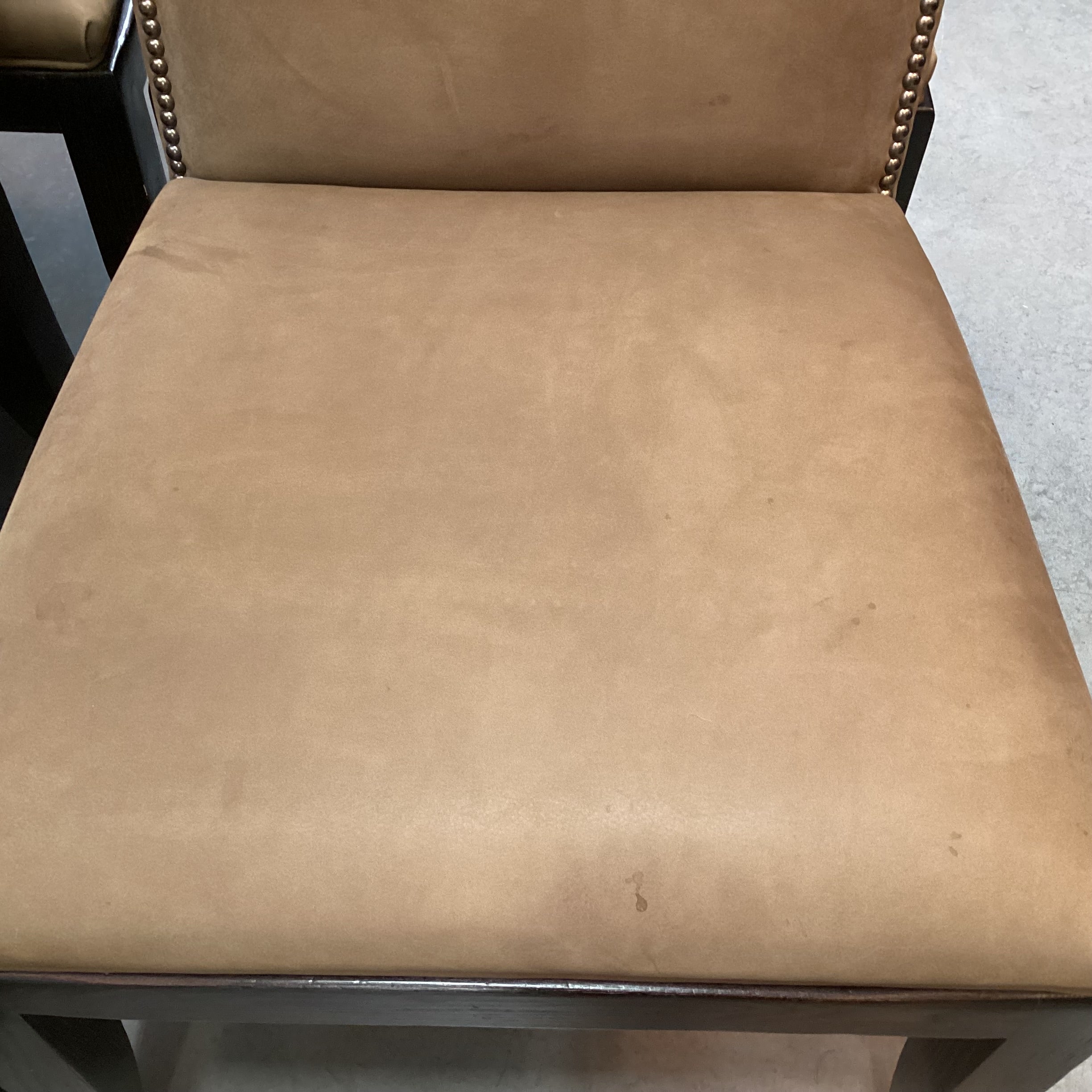 SET of 10 Hickory Chair Co Chelsea Brown Suede Nailhead & Dark Finish Wood Dining Chairs 22"x 25"x 42"