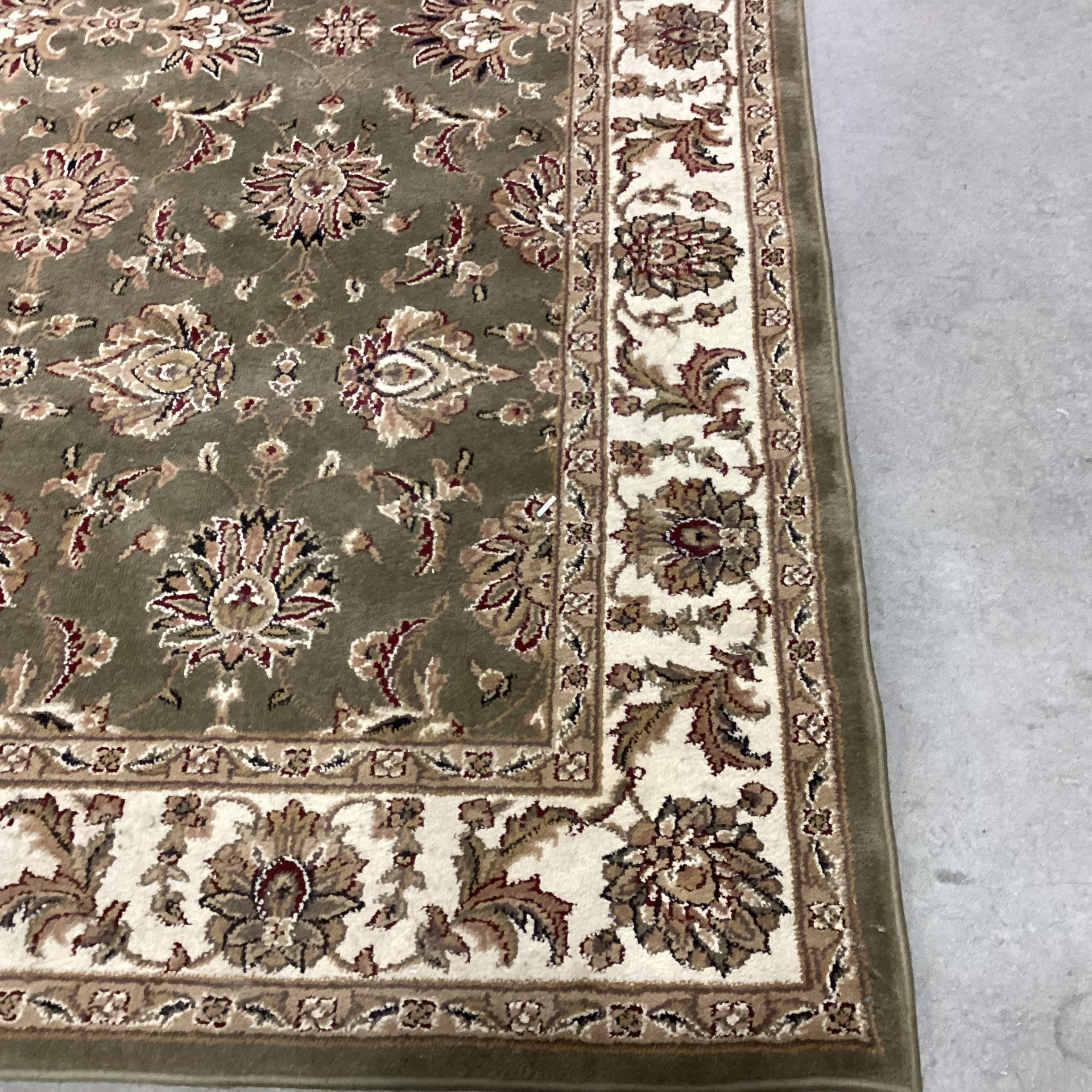 Cambridge Collection Green Ivory  Kashan Poly Rug 5'3"x 7'7"