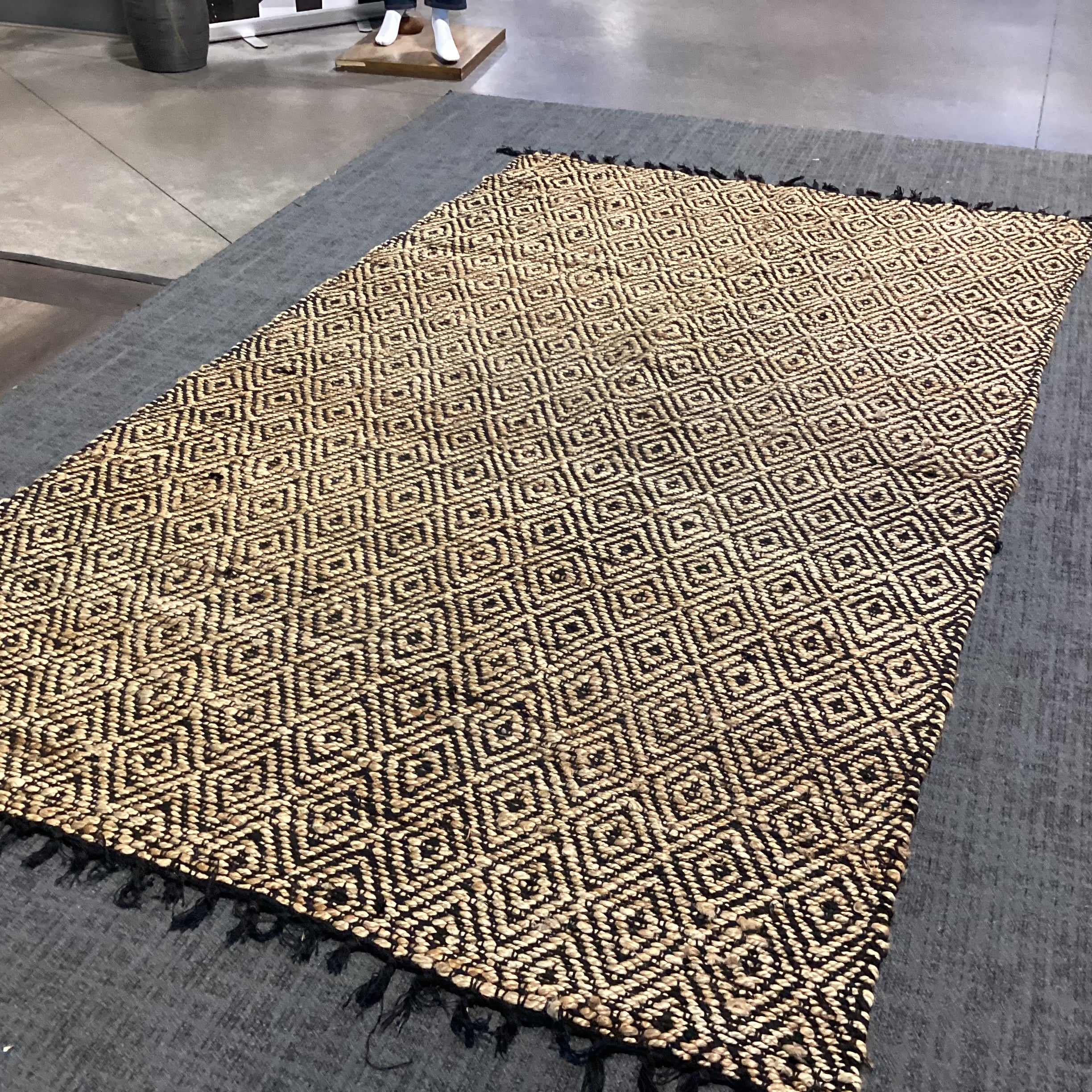 Unique Loom Black & Tan Jute Hand Woven Rug 5'x 8'