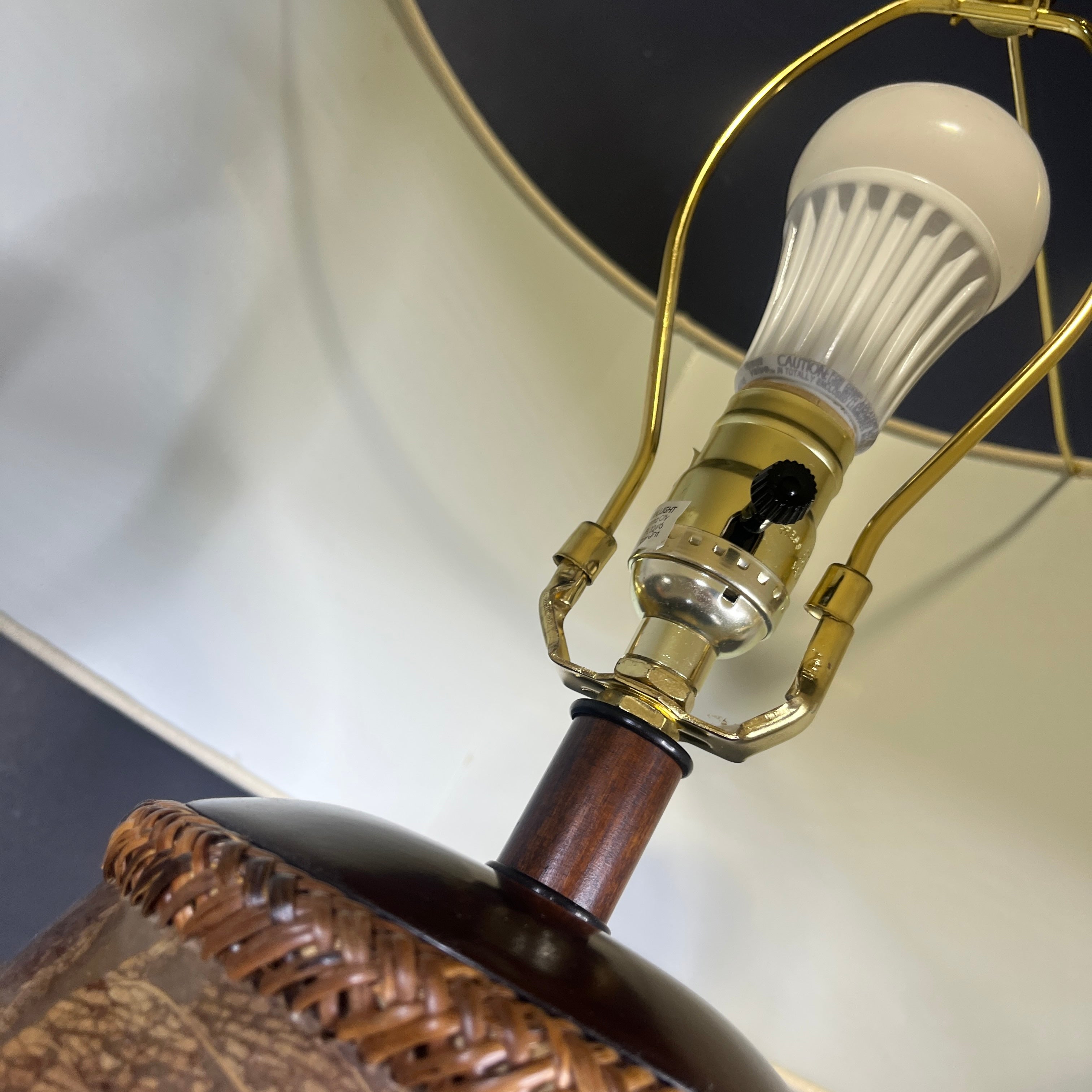 Natural Light Co. Resin Pressed Leaf with Shade Table Lamp 18” Diameter @ Shade x 33”