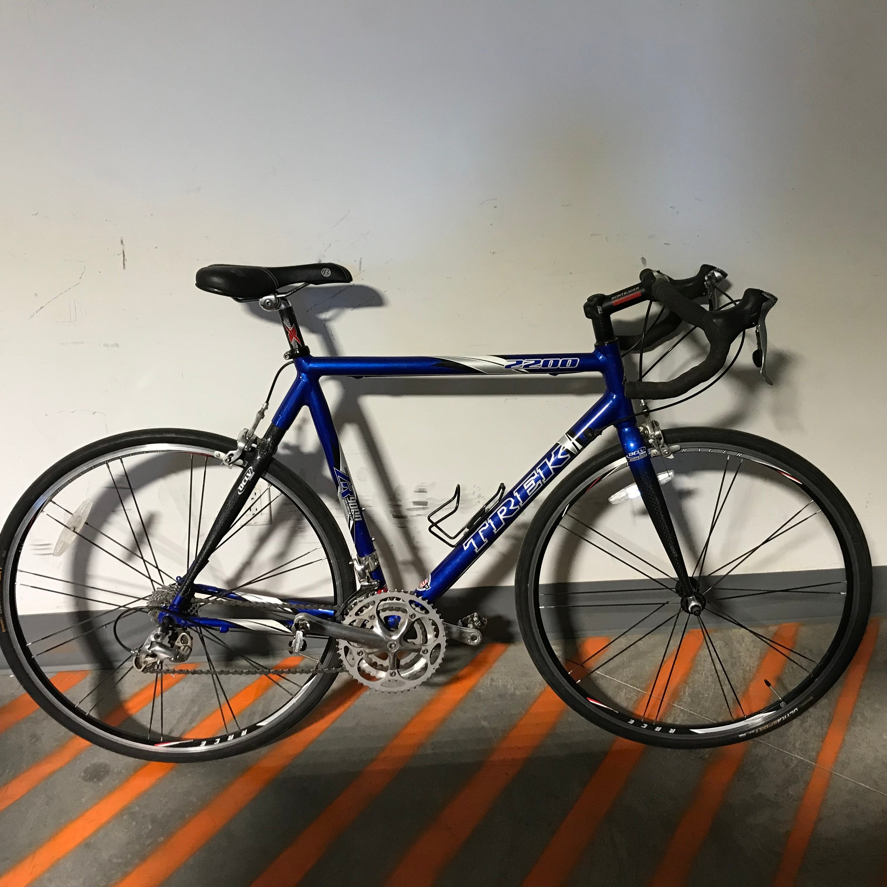 Trek 2200 Blue 57cm 27 Speed Ultegra Road Bike