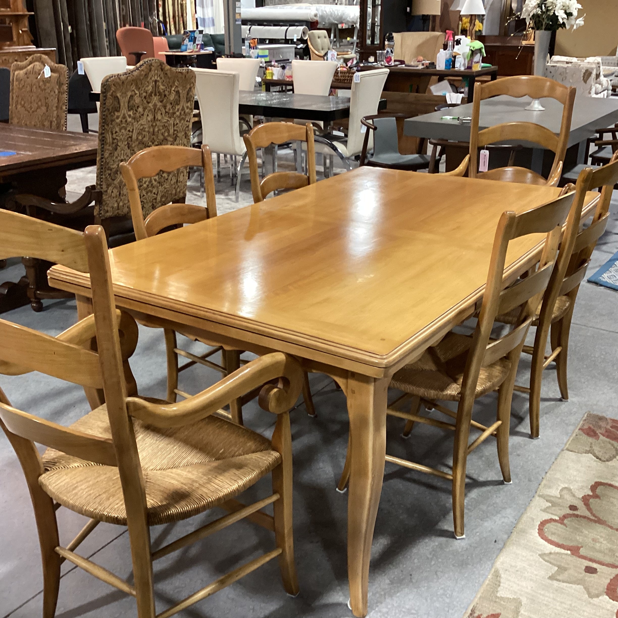 Light Finish Carved Wood End Extend Leaves Table & 6 Chairs Dining Set 72" to 111"x 43"x 30"