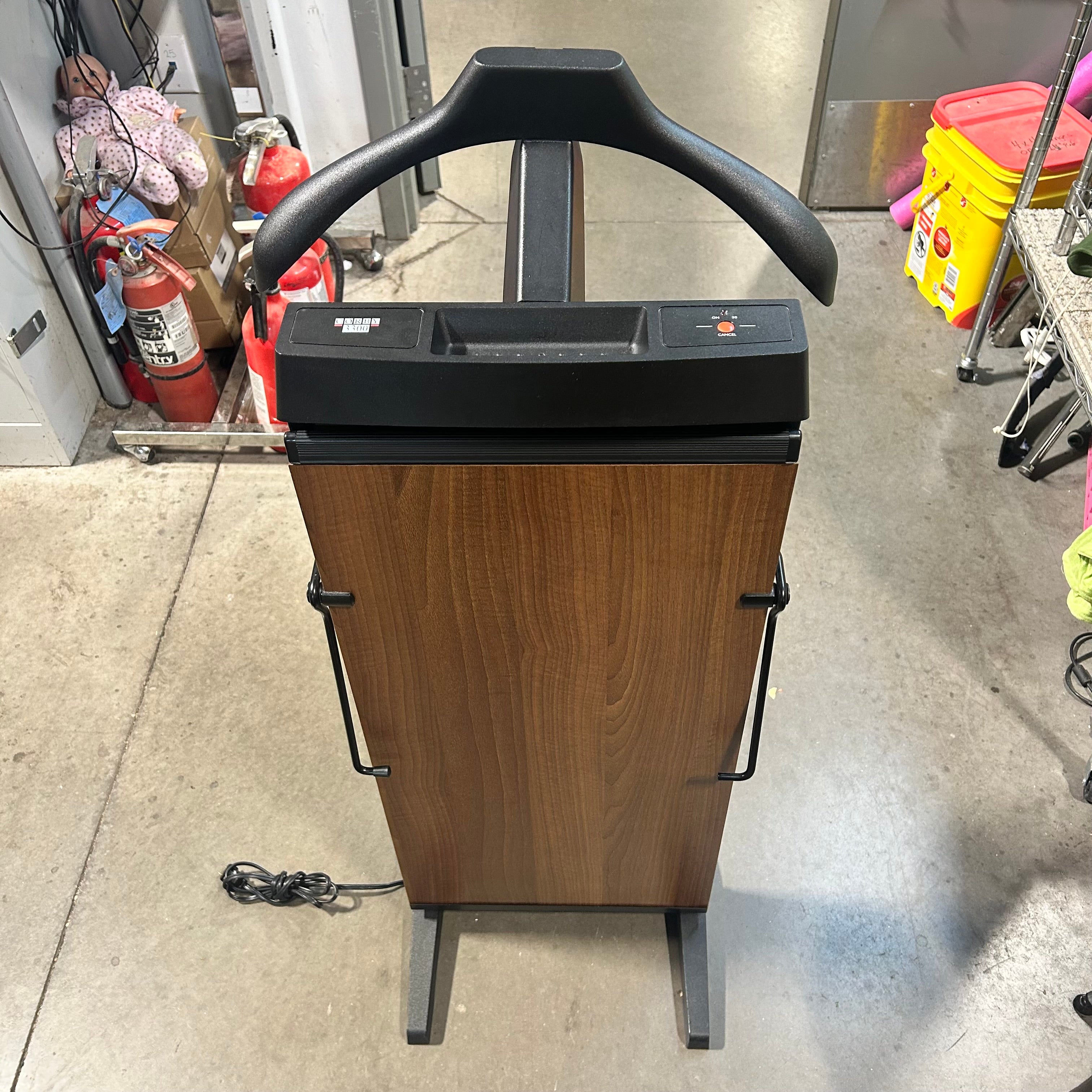 Corby 3300 Pant Steamer 18"x 13"x 43"