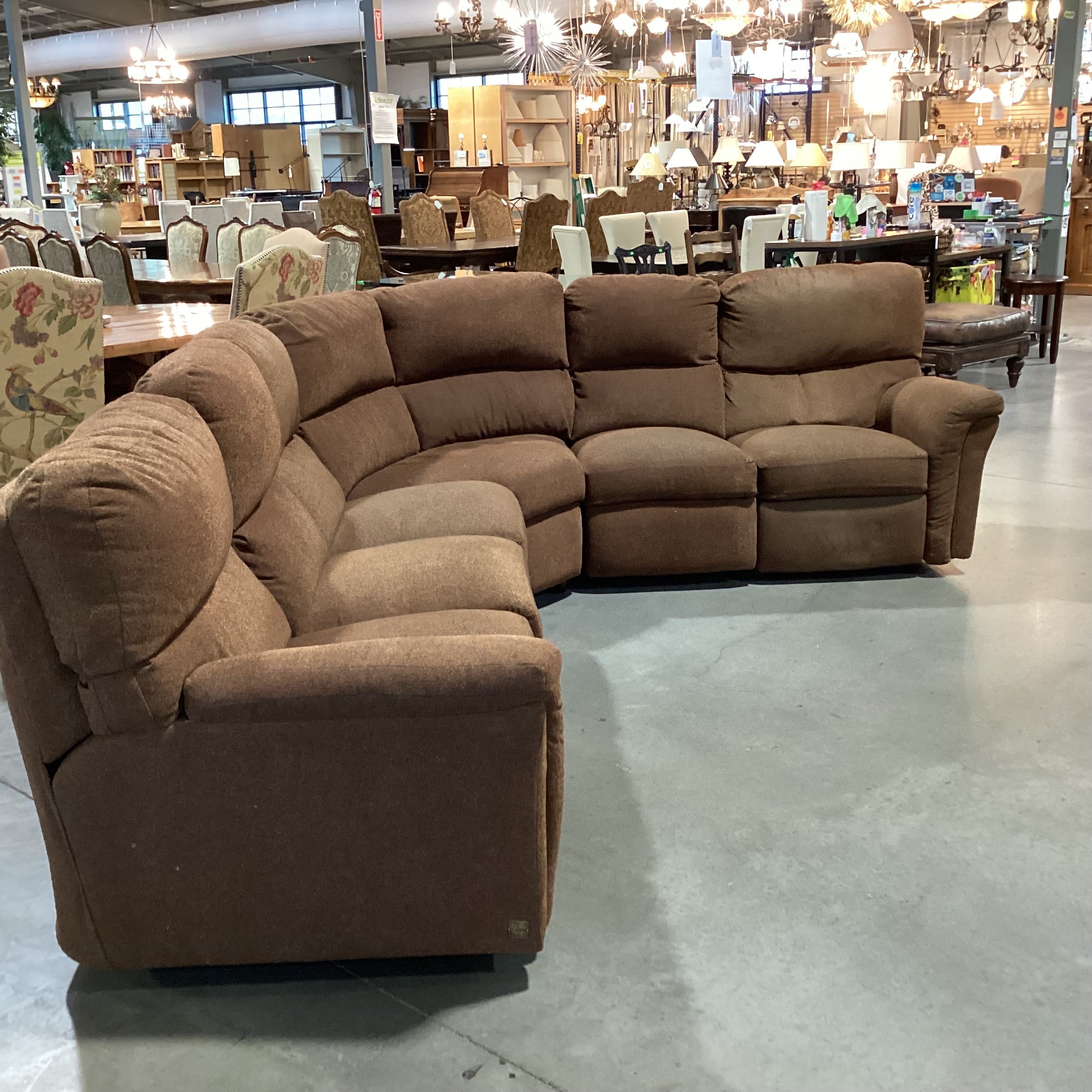 Elway by Bassett Brown Woven 6 Piece with 2 End Recliners Sectional 118"x 100"x 37"x 40"