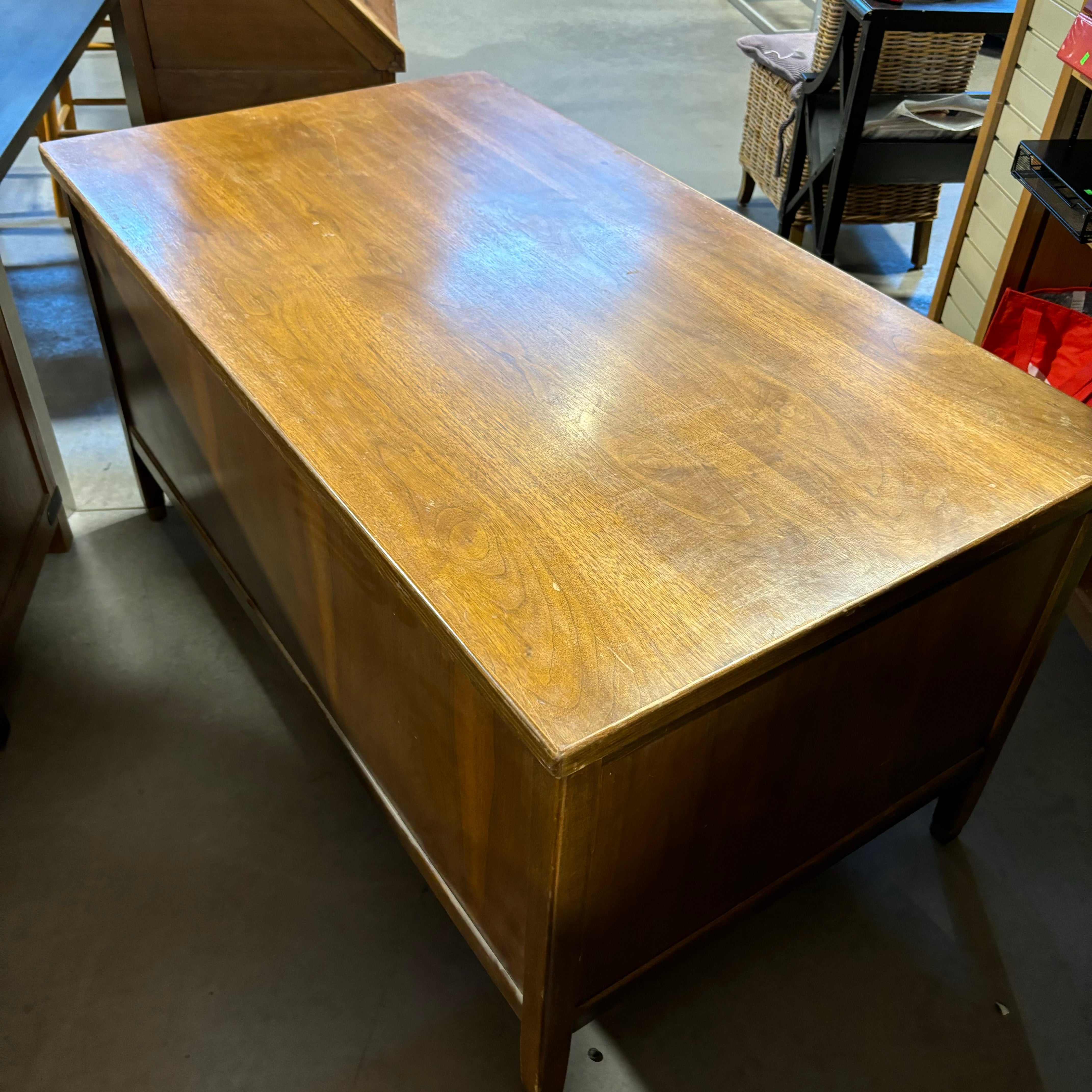 Oak 6 Drawer with Pullout Surface Desk 60"x 34"x 30"