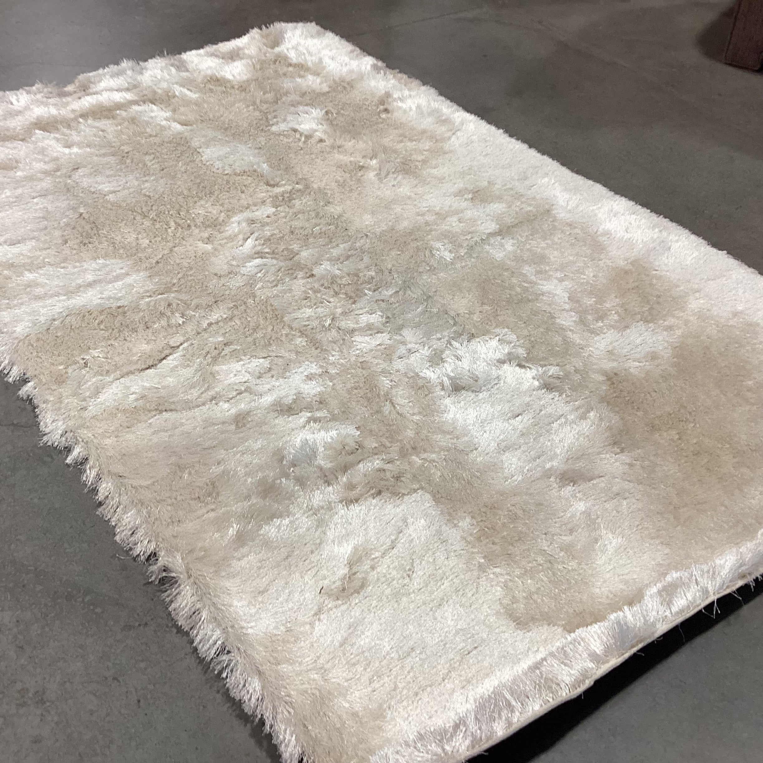Safavieh Ivory Silky Soft Paris Shag Poly Rug 5'x 8'