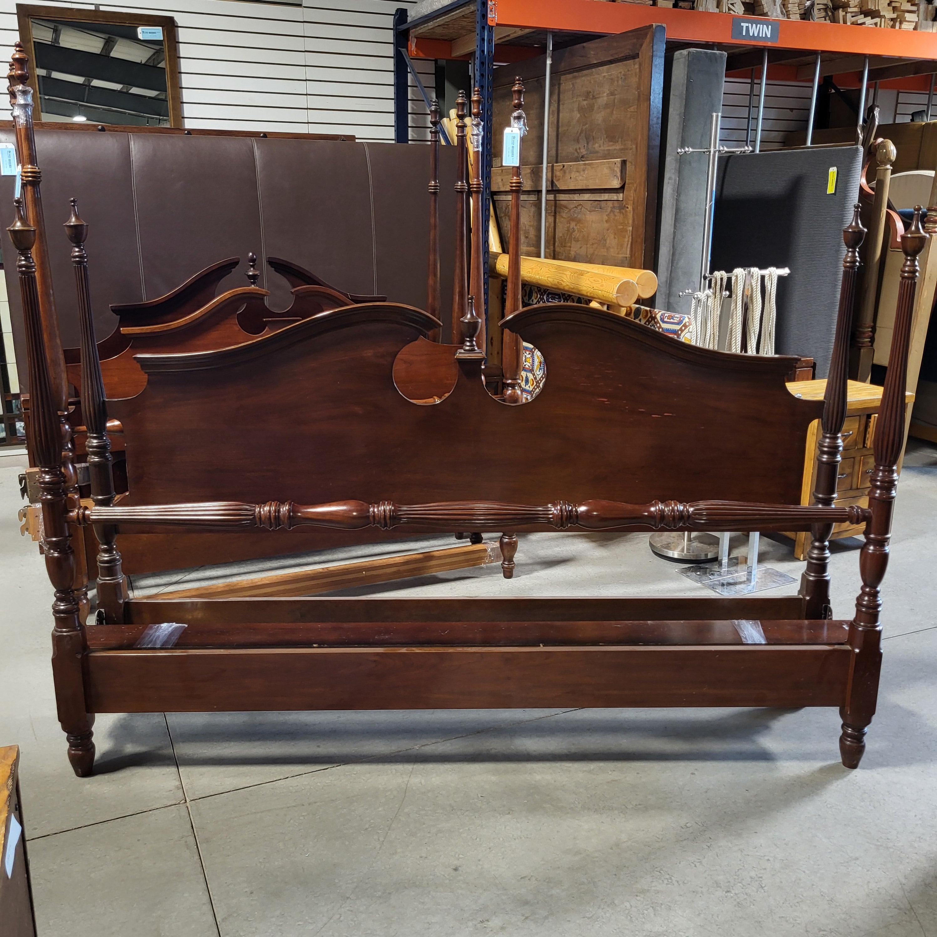 King Dark Wood Finish Poster Bed Set