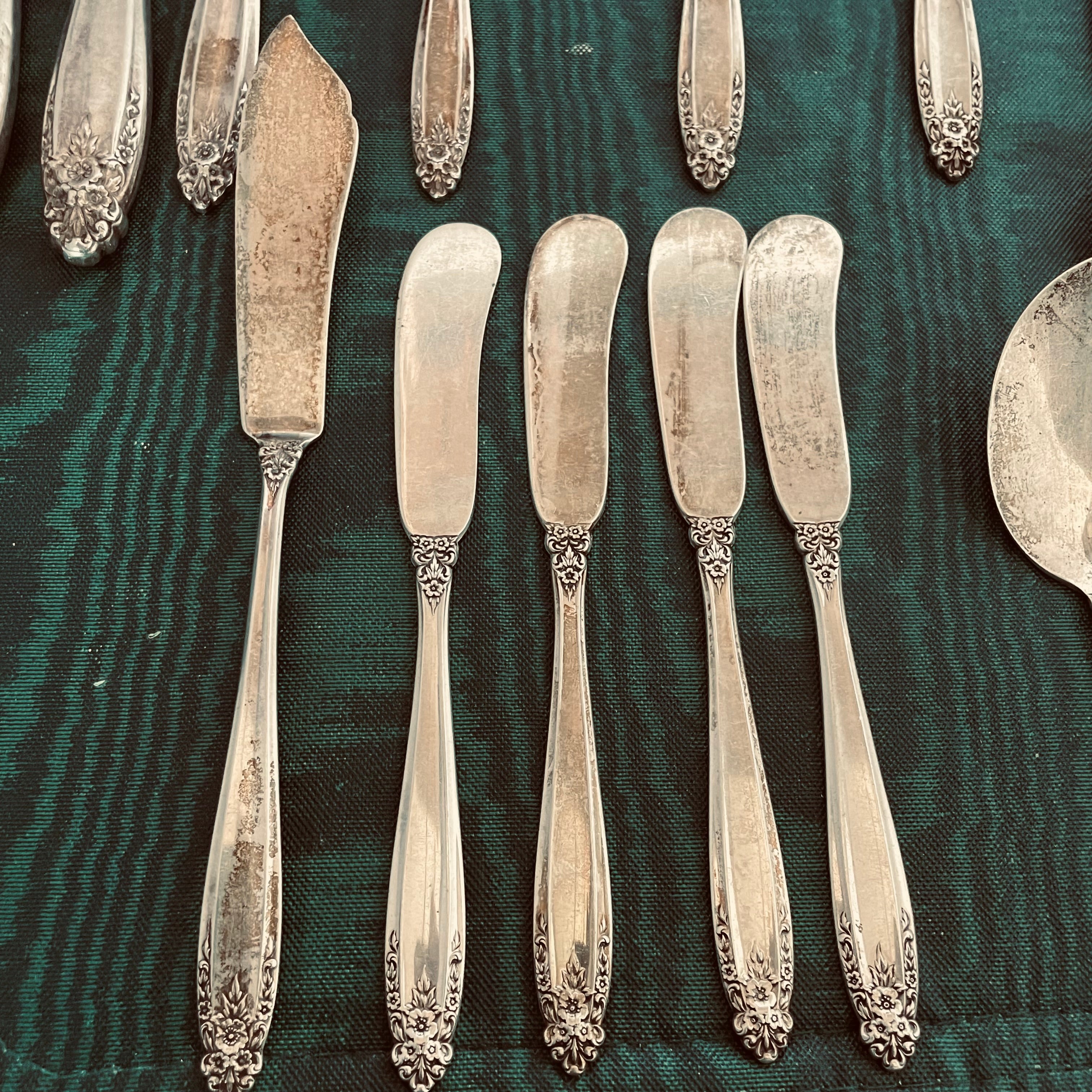 Set of 20 Pieces Antique Sterling Silver "Prelude" International Silver Flatware Set