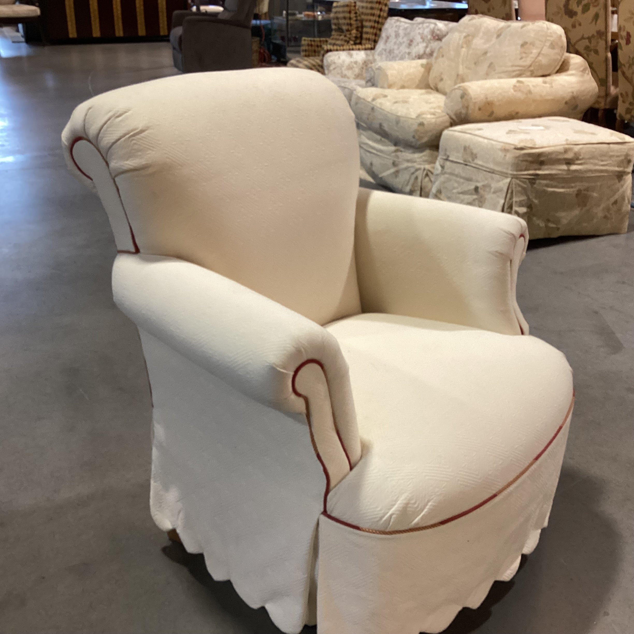 Cotswold Cottage Higland House Custom Cream Raised Diamond Scallop Skirt & Piping Front Castered Chair 36"x 36"x 39"