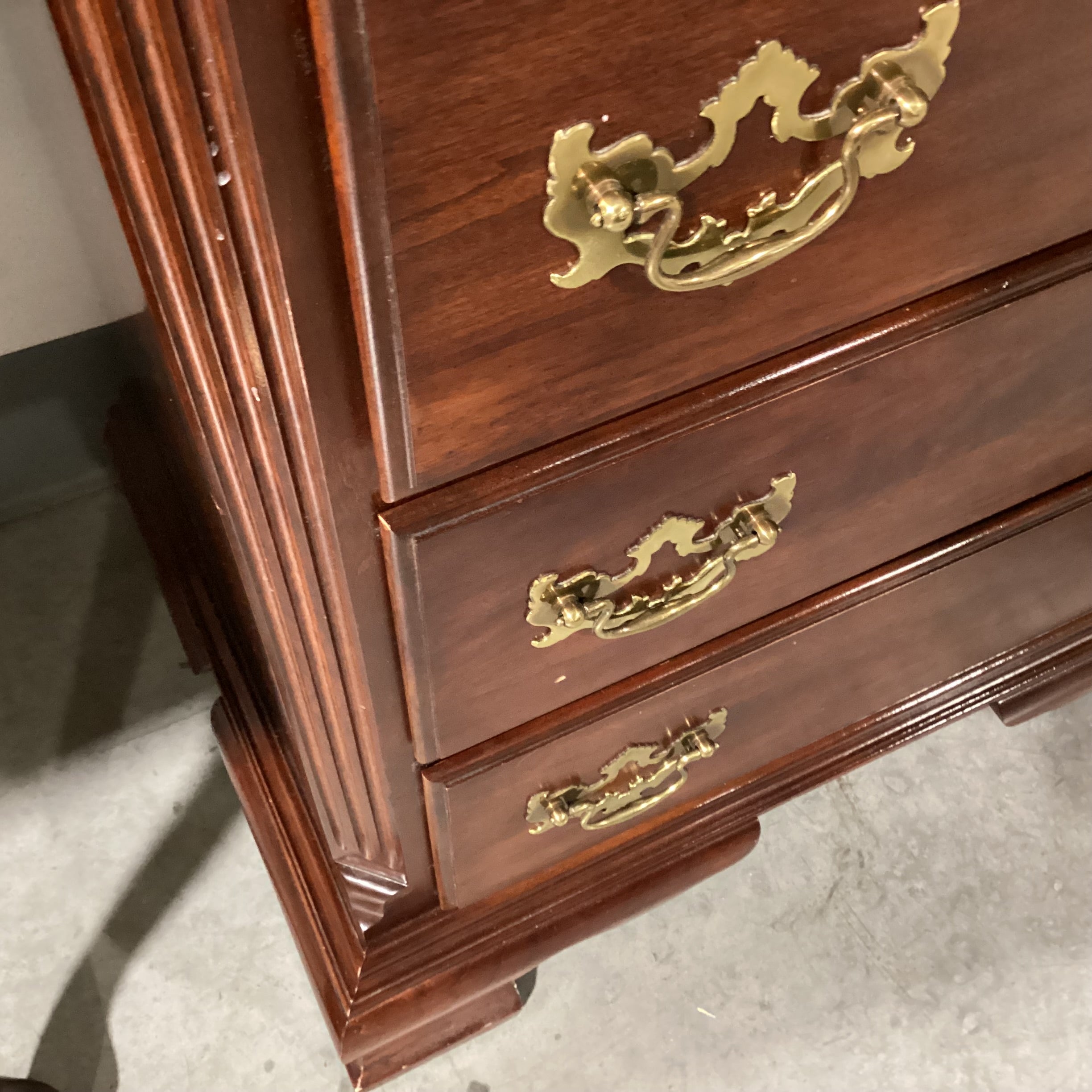 Lineage Mahogany Finish Wood 7 Drawer Chest 26"x 17"x 57"