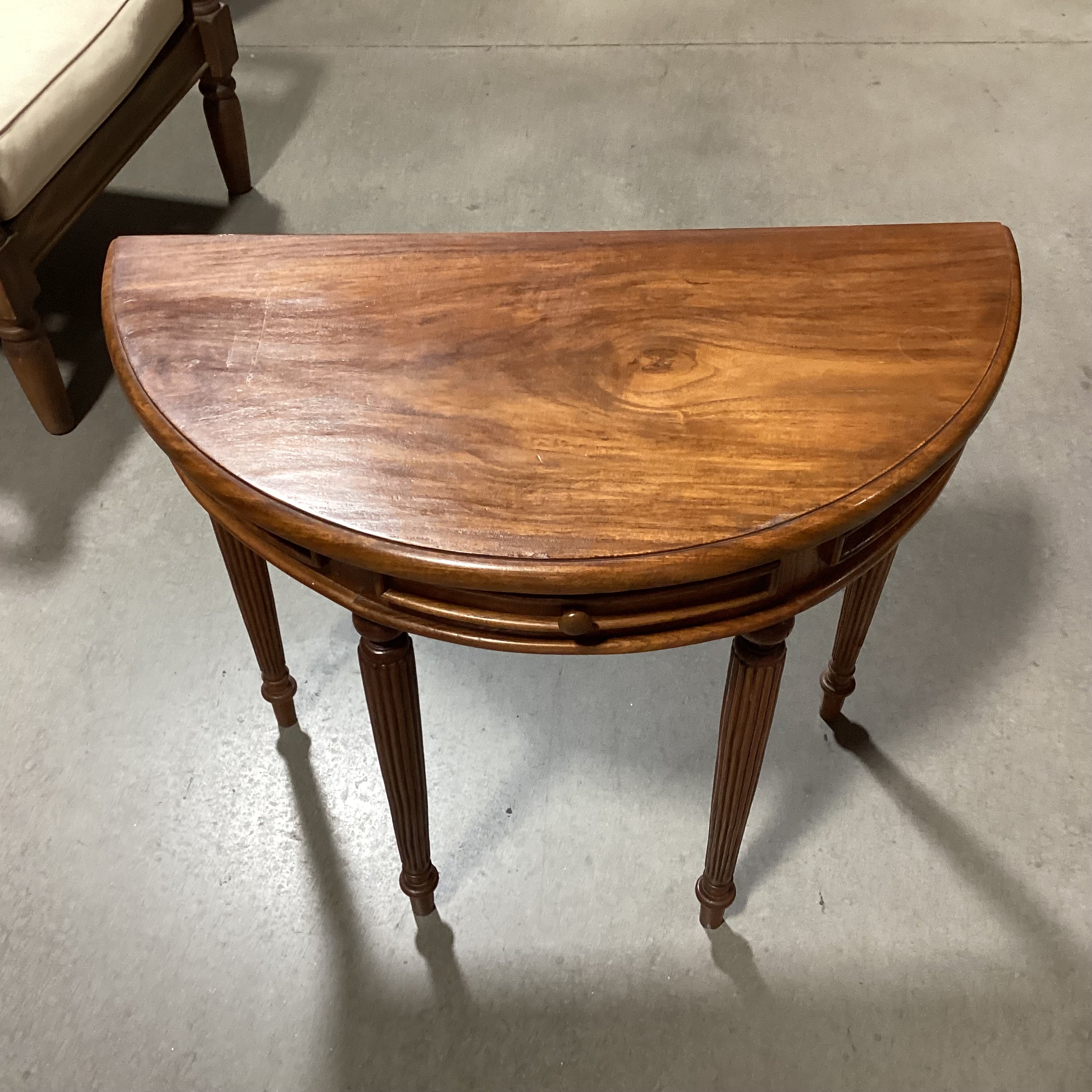Solid Wood Half Moon with Carved Detail 1 Drawer Accent Table 32"x 16"x 29"