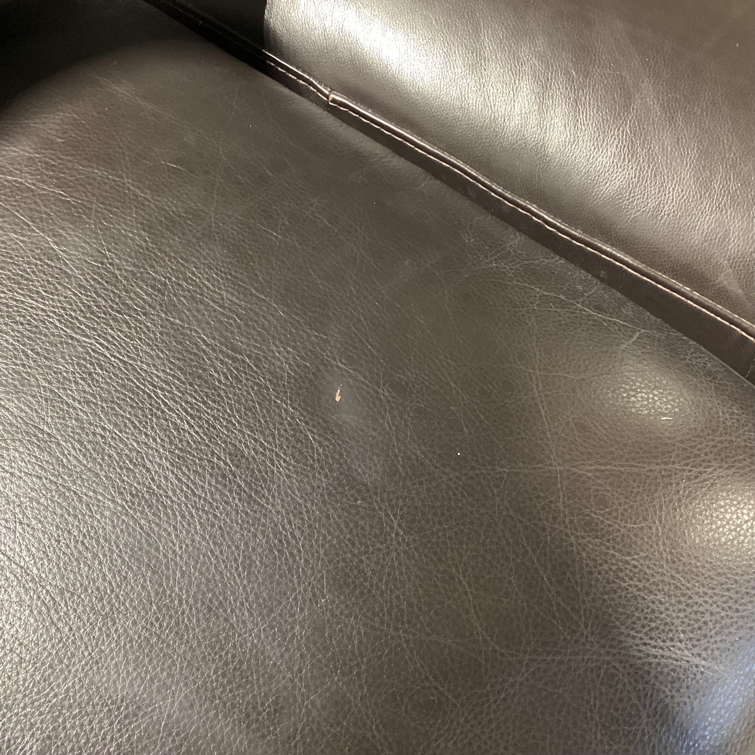 Natuzzi Leather 6 Piece with Chaise Sectional 108"x 138"x 64"x 39"x 31"