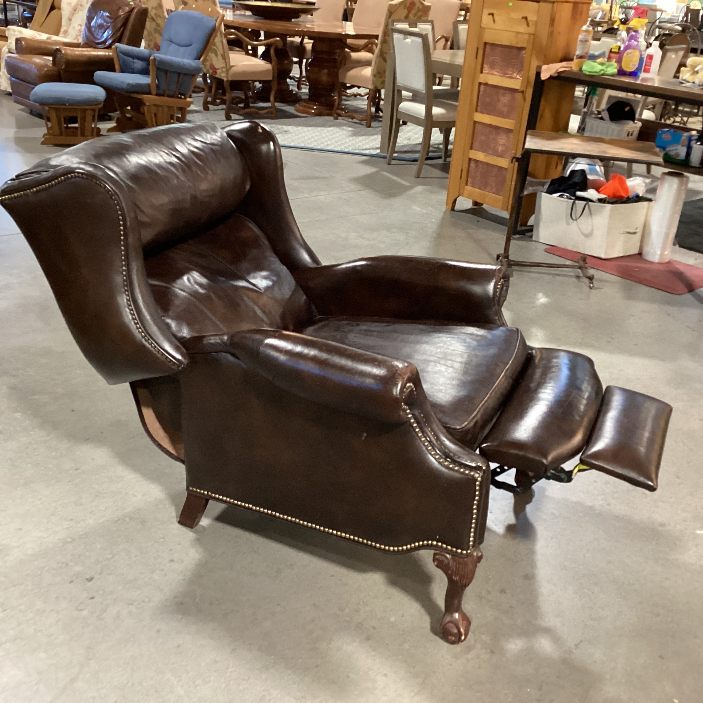 Bradington Young Leather Nailhead Claw & Ball Feet Winged Recliner Chair 34"x 38" to 68"x 40"