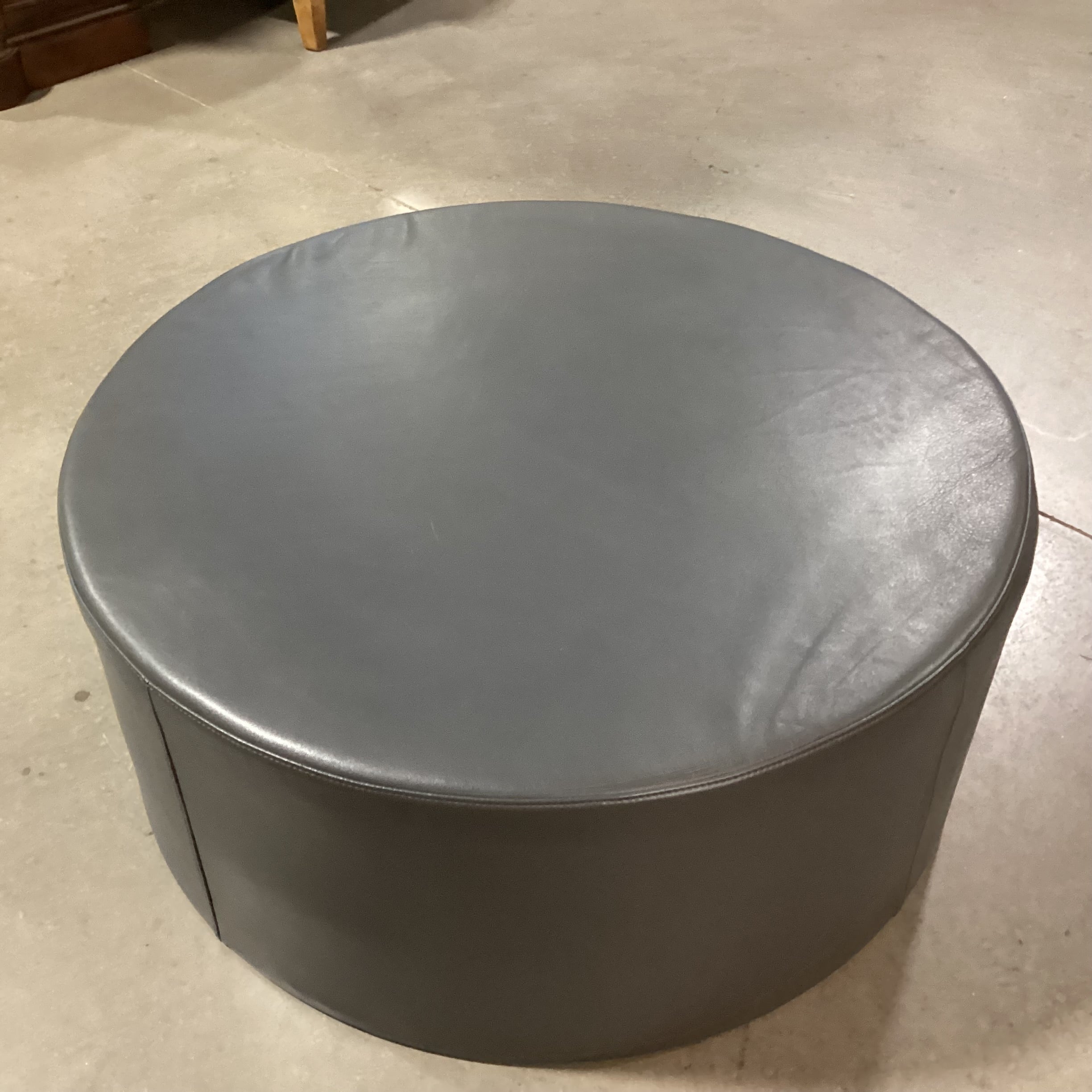 American Leather Room & Board Round Grey Leather Large Ottoman 36" Diameter x 16"