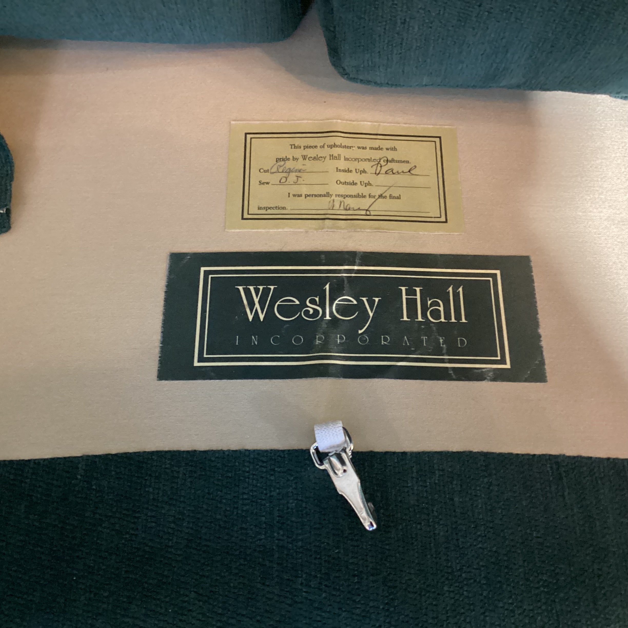 Wesley Hall Green Woven Roll Arm Sofa 87"x 37"x 30"