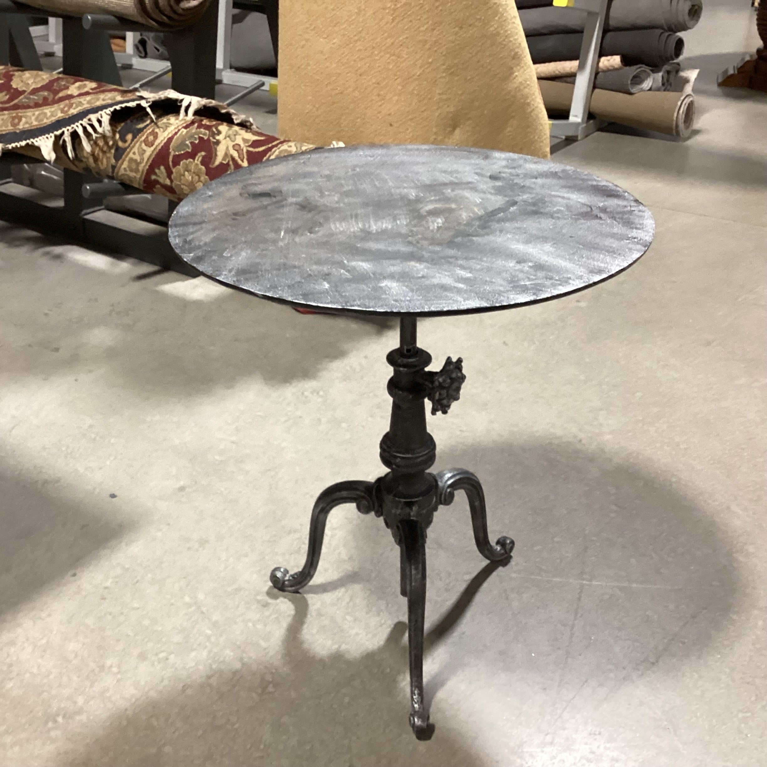 Hen-Feathers Mount Vernon Cast Iron Essex Lead Finish Cafe/Tea Adjustable Accent Table 21" Diameter x 24" to 27"