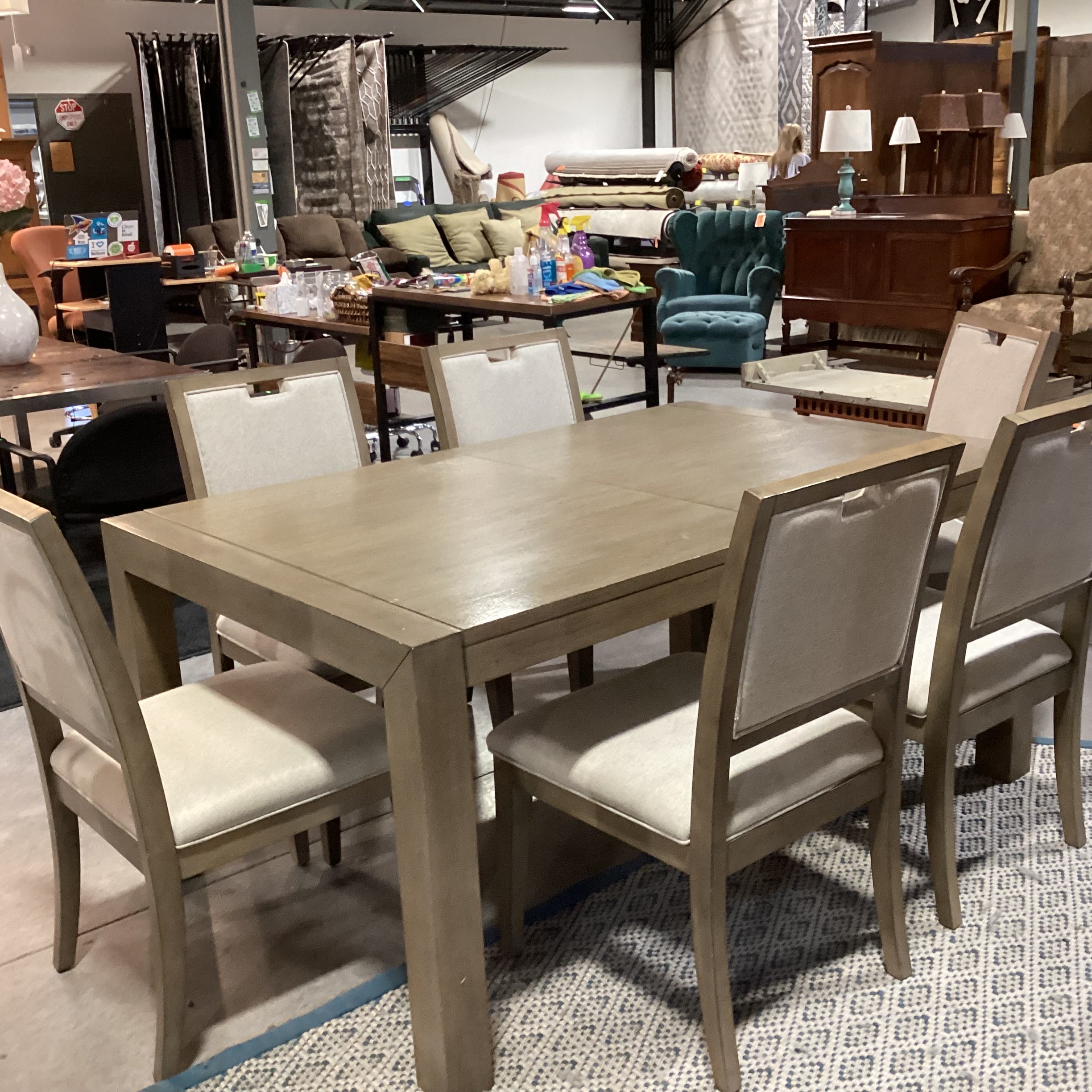 Klaussner Home Furnishings Grey Tone Finish Wood with 1 Leaf Table & 6 Chairs Dining Set 66" to 84"x 42"x 30.5"