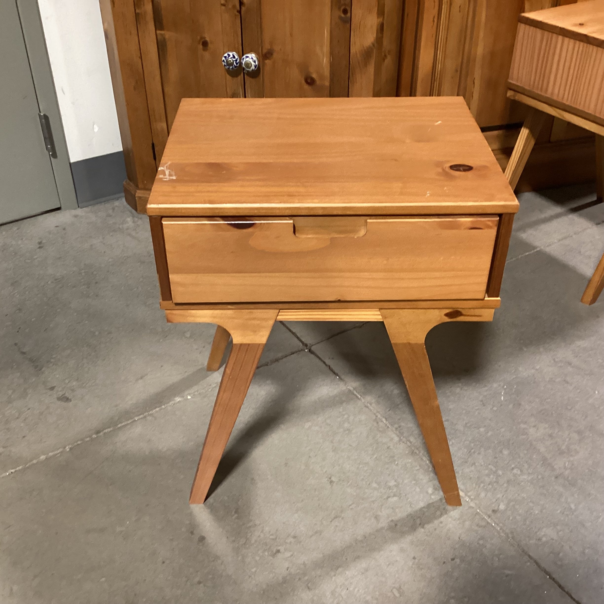 Mid Century Style Pine 1 Drawer End Table 20"x 16"x 25"