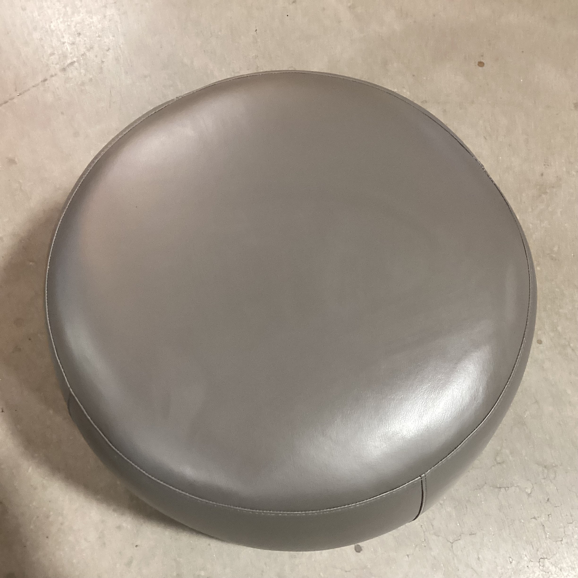 American Leather Room & Board Round on Casters Grey Leather Ottoman 22" DIameter x 16"
