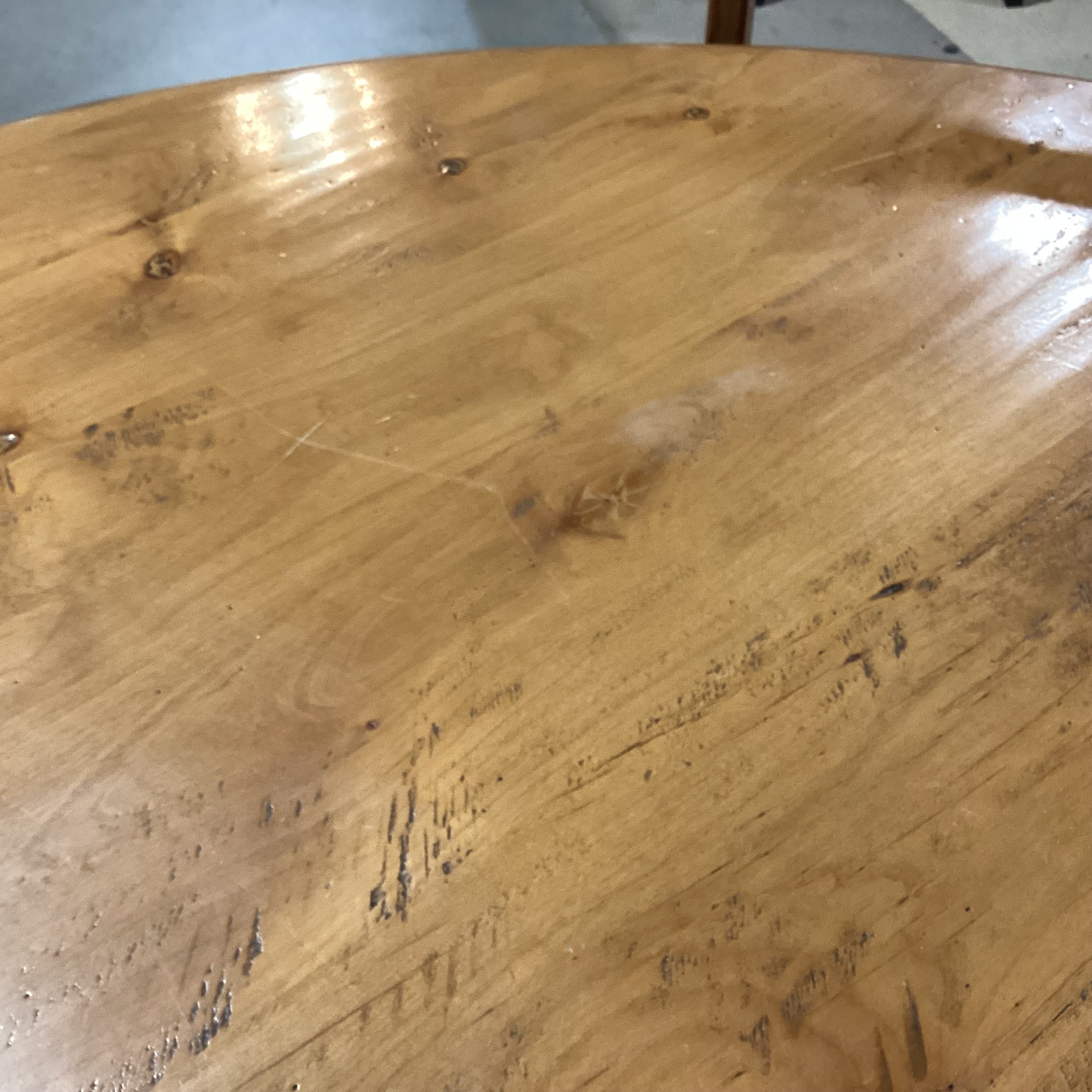 Round Distressed Finish Wood with Pedestal Table & 4 Chairs with Leather Cushions Dining Set 66" Diameter x 30.5"