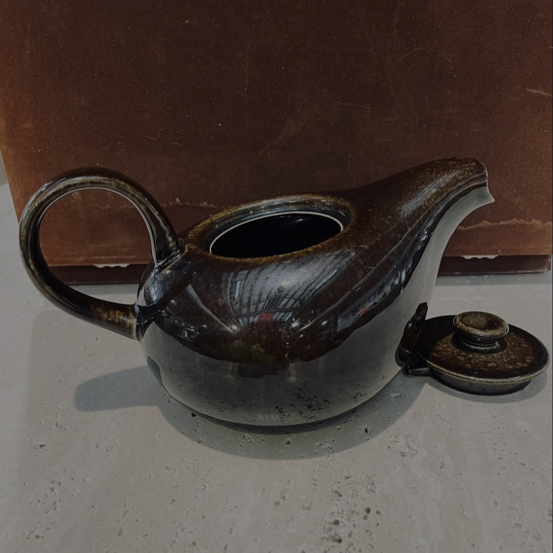Steubenville Russel Wright Tea Pot,10"x 5"