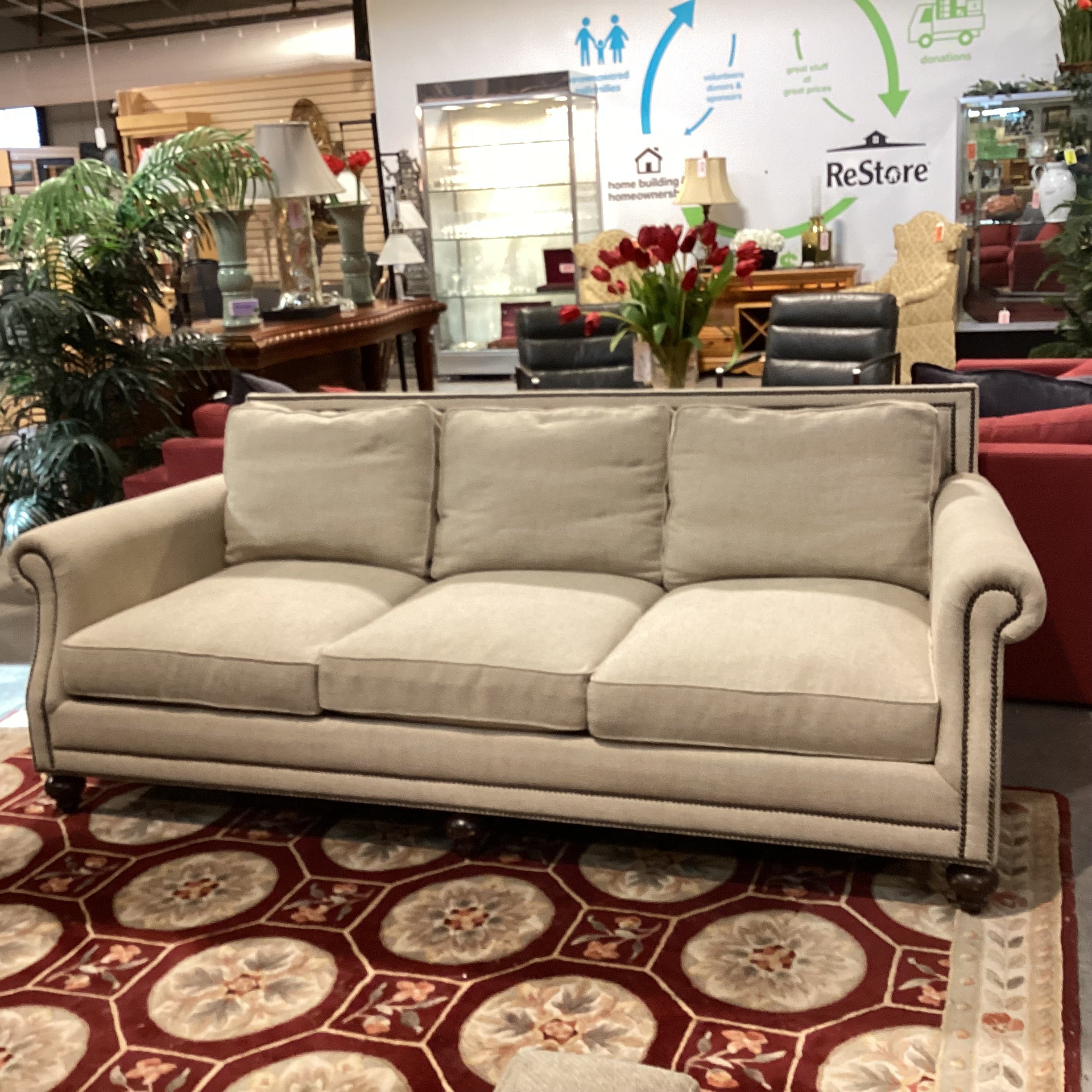 Bernhardt Heathered Beige Woven Nailhead Highback Roll Arm Sofa 92"x 42"x 35"