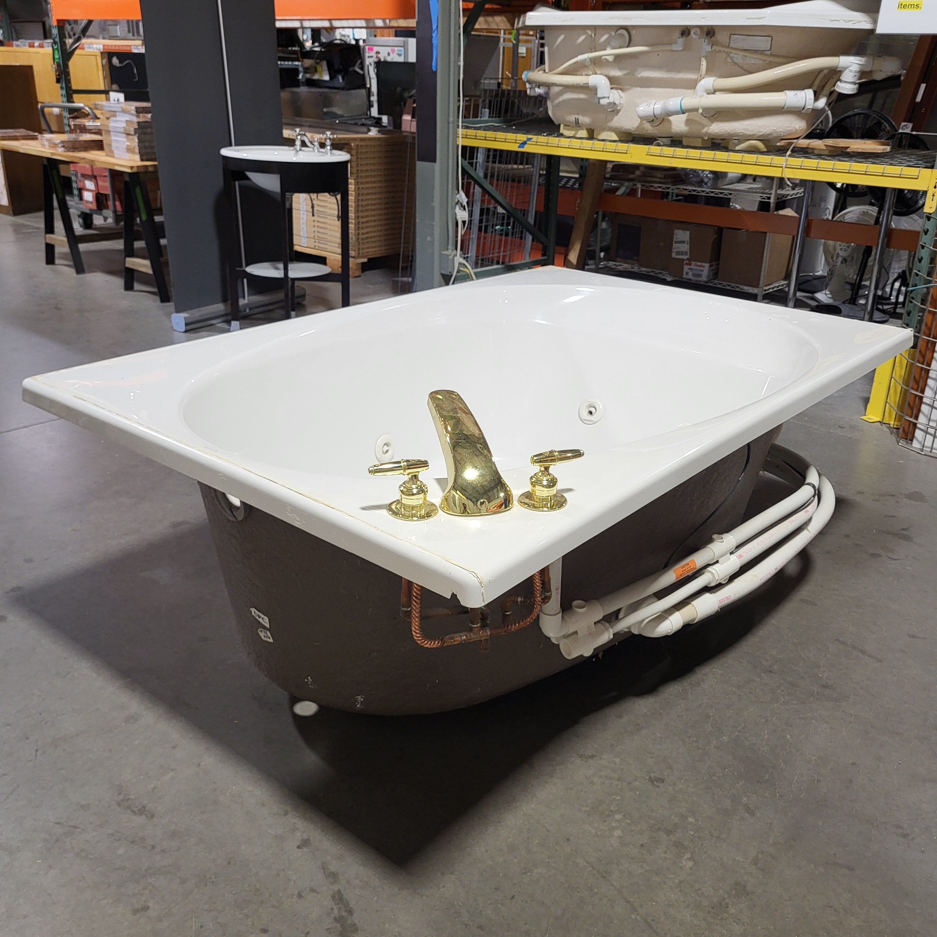 71.5"x 47.5"x 23.5" Kohler White Jetted Tub