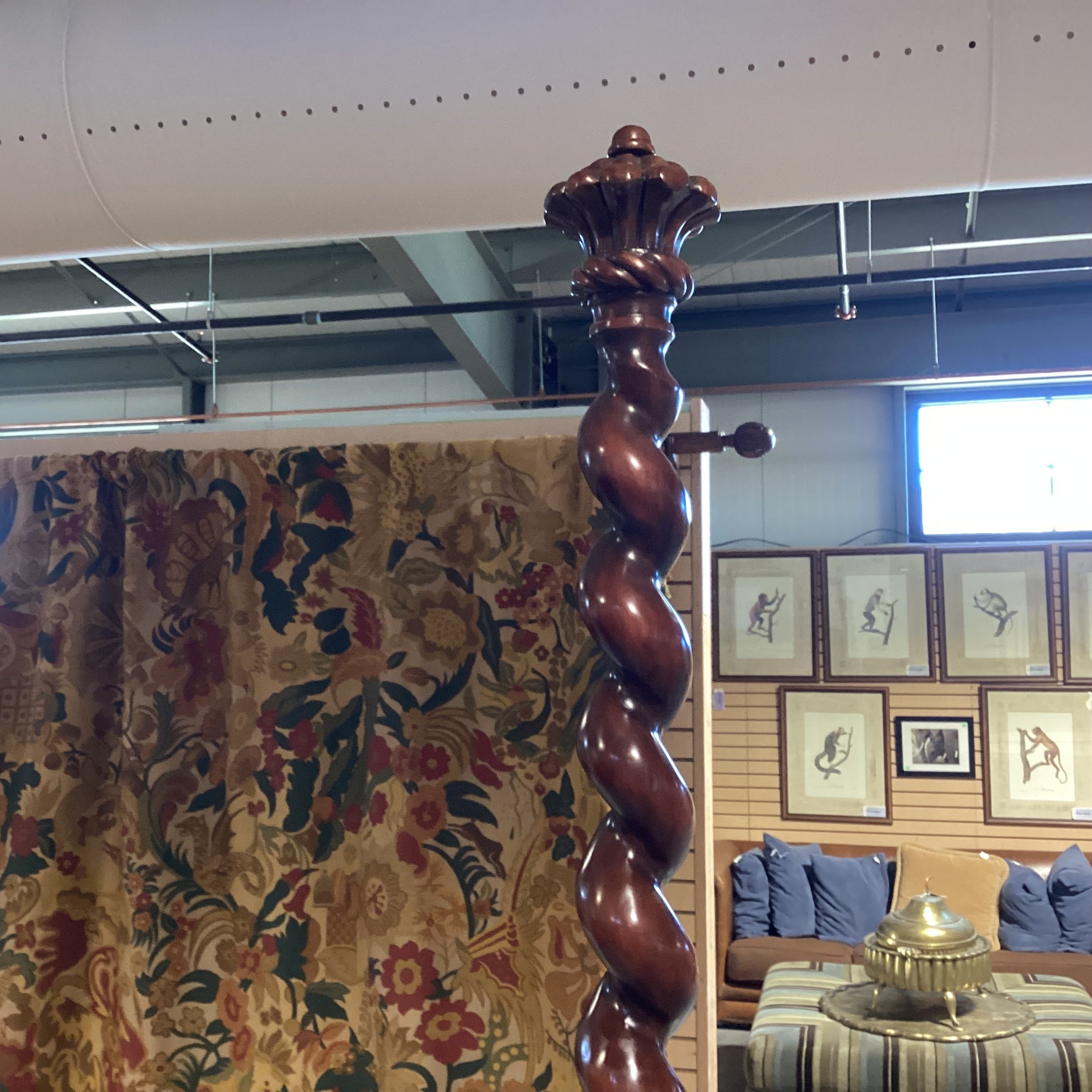 QUEEN Spiral Post Finished Wood Bed Set 66"x 89.5"x 86.5"