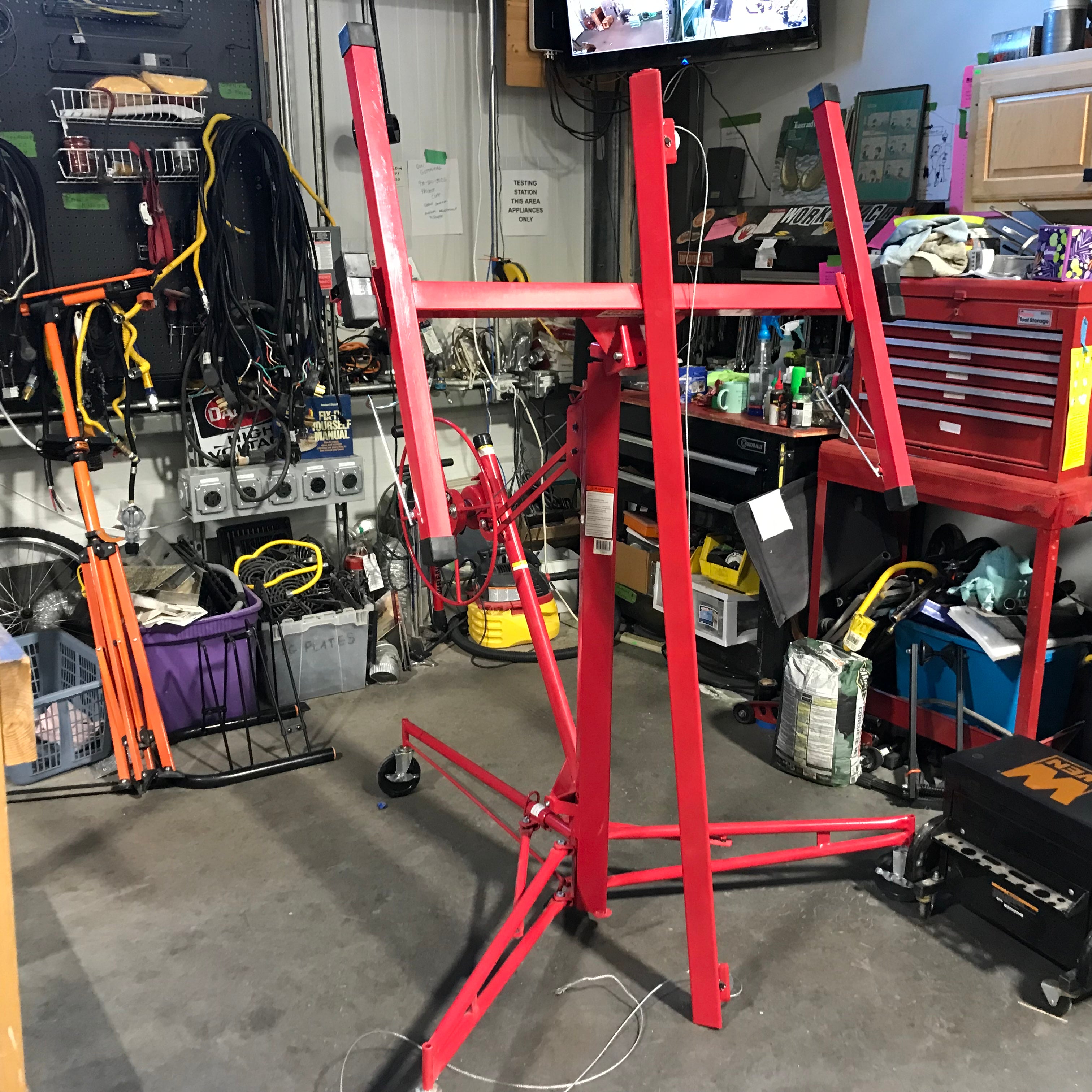 Troy Red Drywall Panel Hoist With Extension Reaches 15'
