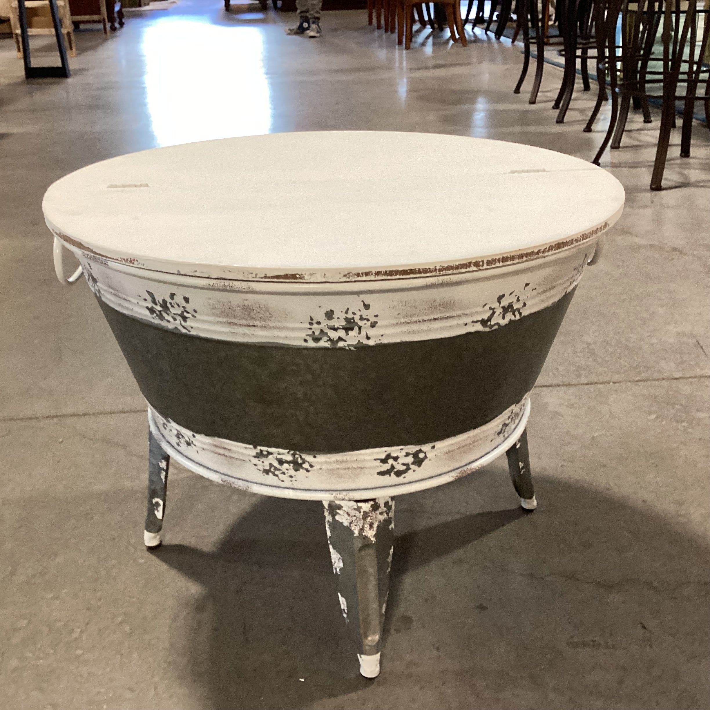 Farmhouse Galvanized Metal & Wood Lift Top Storage Accent Table 26" Diameter x 20"