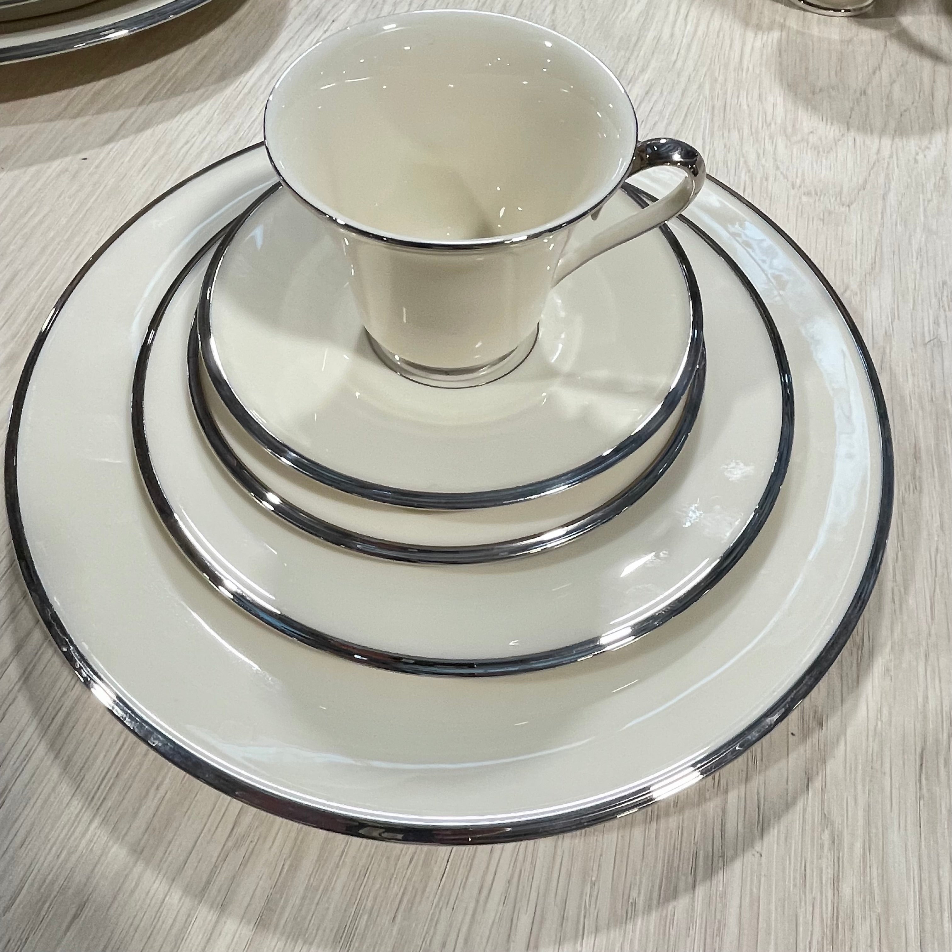 Set of 67 Pieces Lenox Solitaire Platinum China Dinnerware, Made in USA