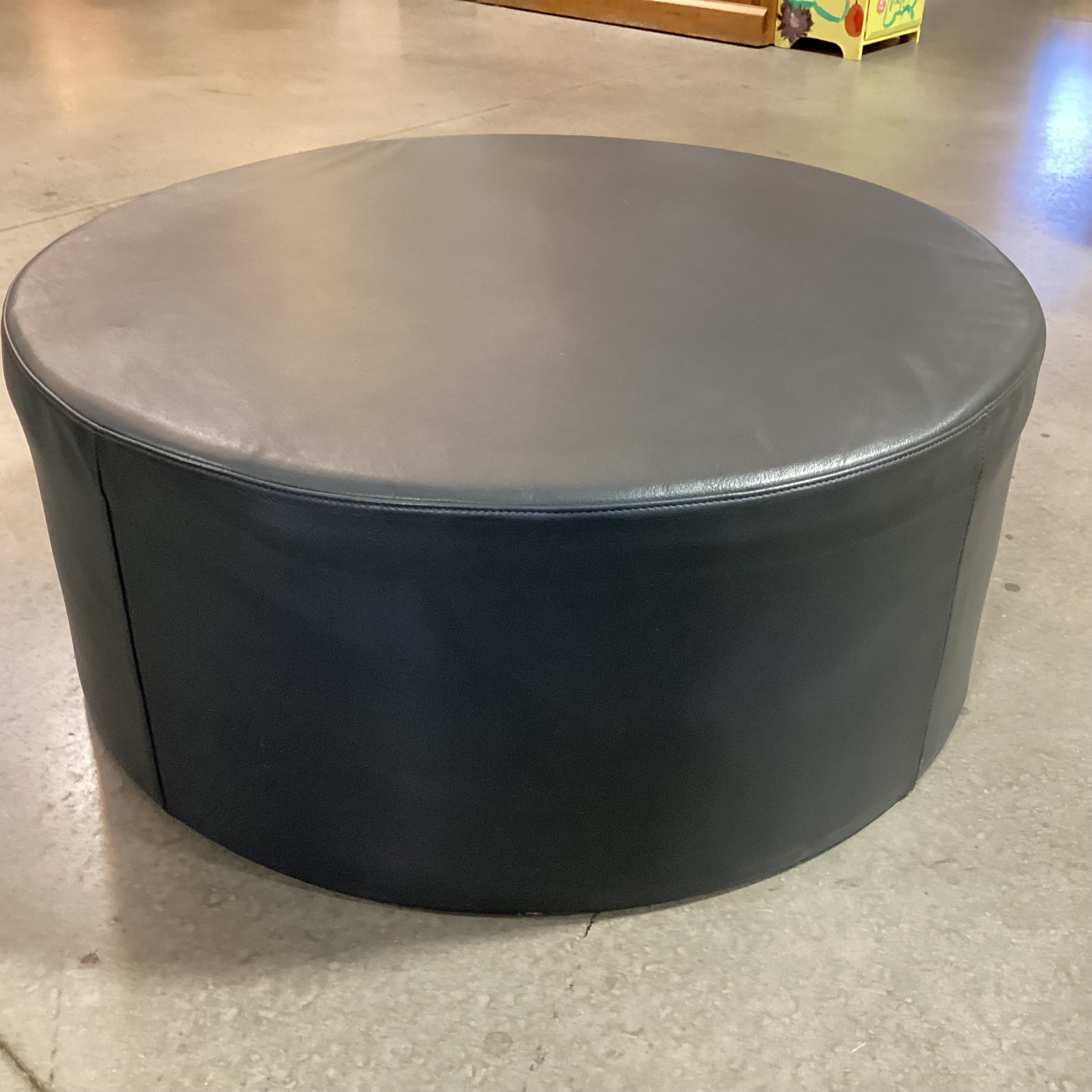 American Leather Room & Board Round Grey Leather Large Ottoman 36" Diameter x 16"