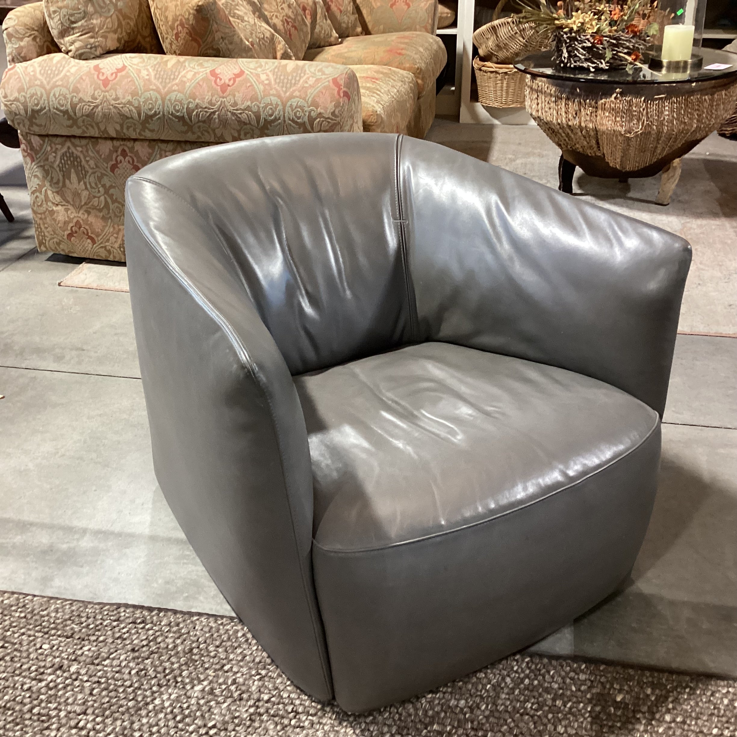 Poliform Santa Monica Grey Leather Modern Swivel Chair 30"x 33"x 26"