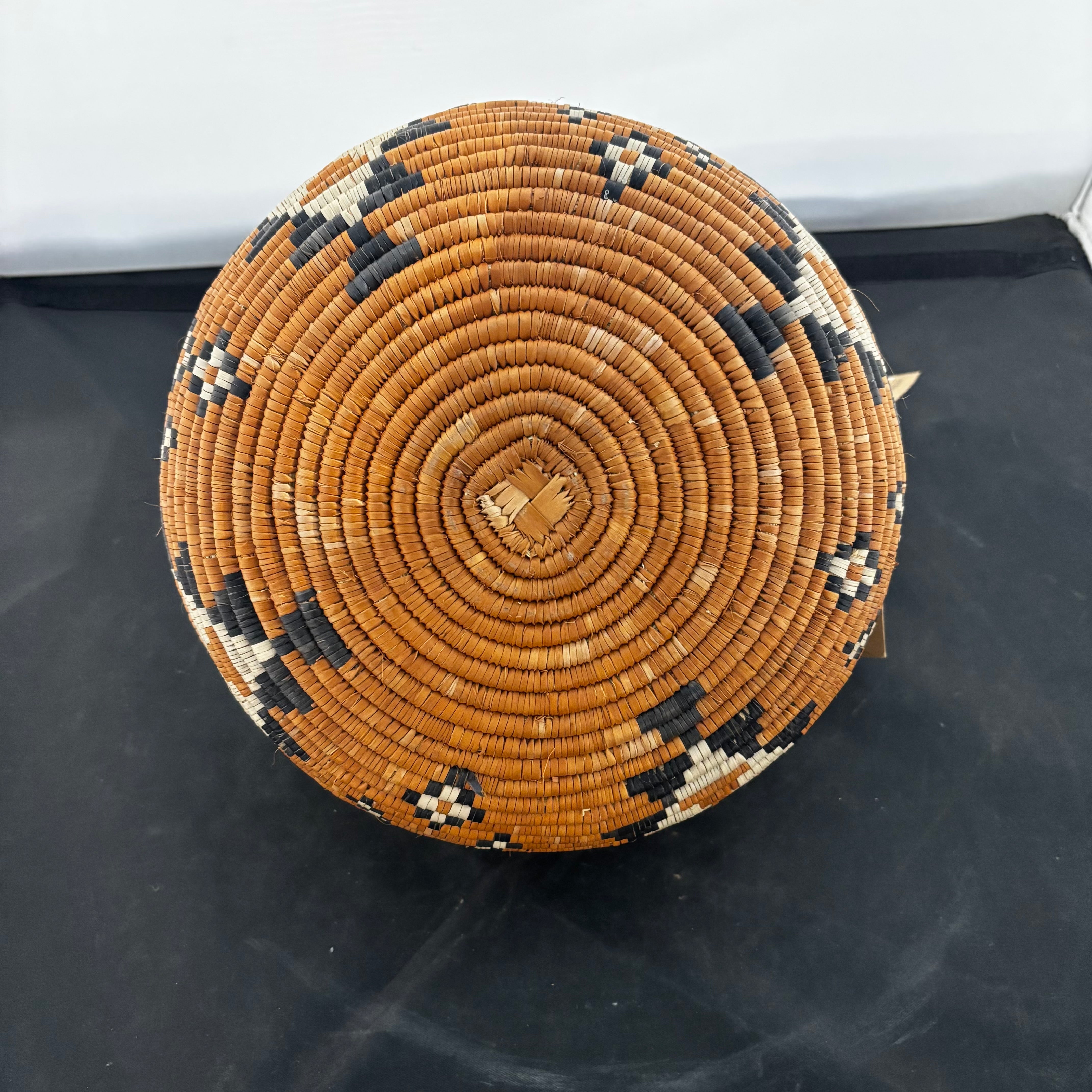 Lidded Zulu Basket 10"x 11"