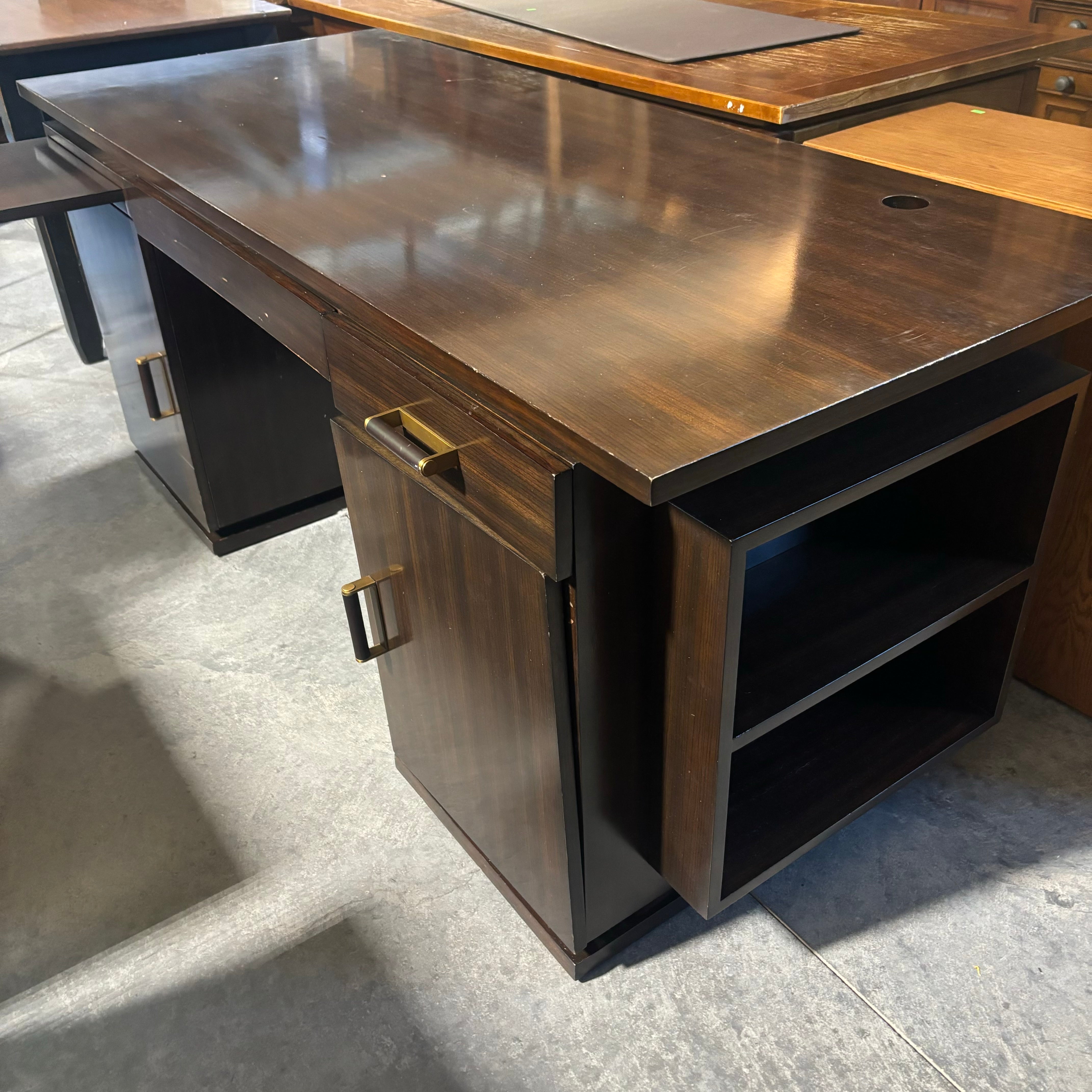 Hickory Chair By David Phoenix Caravelle 2 Door Multi Drawer Desk 72"x 32"x 30"