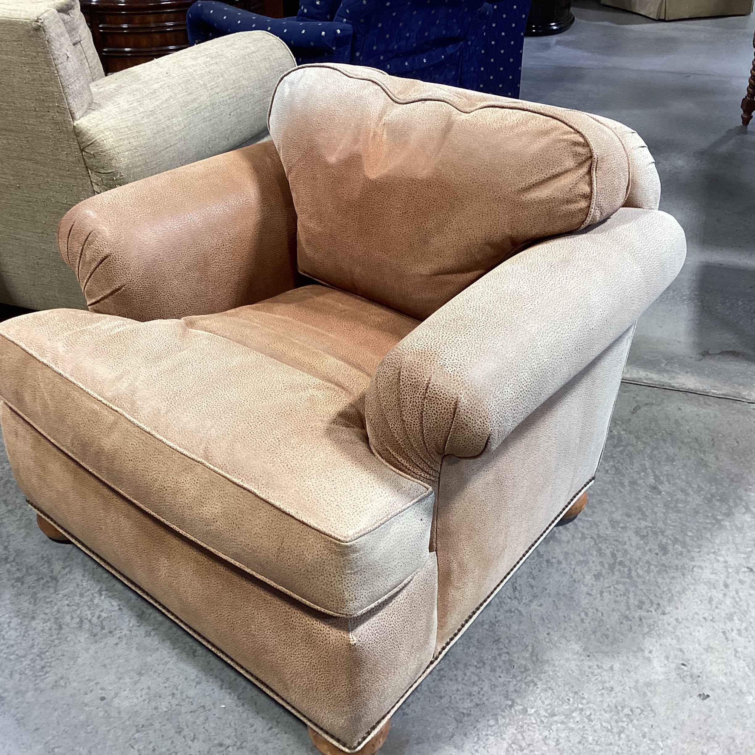 D Langston Tan Textured Leather Nailhead Down Mix Chair 40"x 38"x 30"