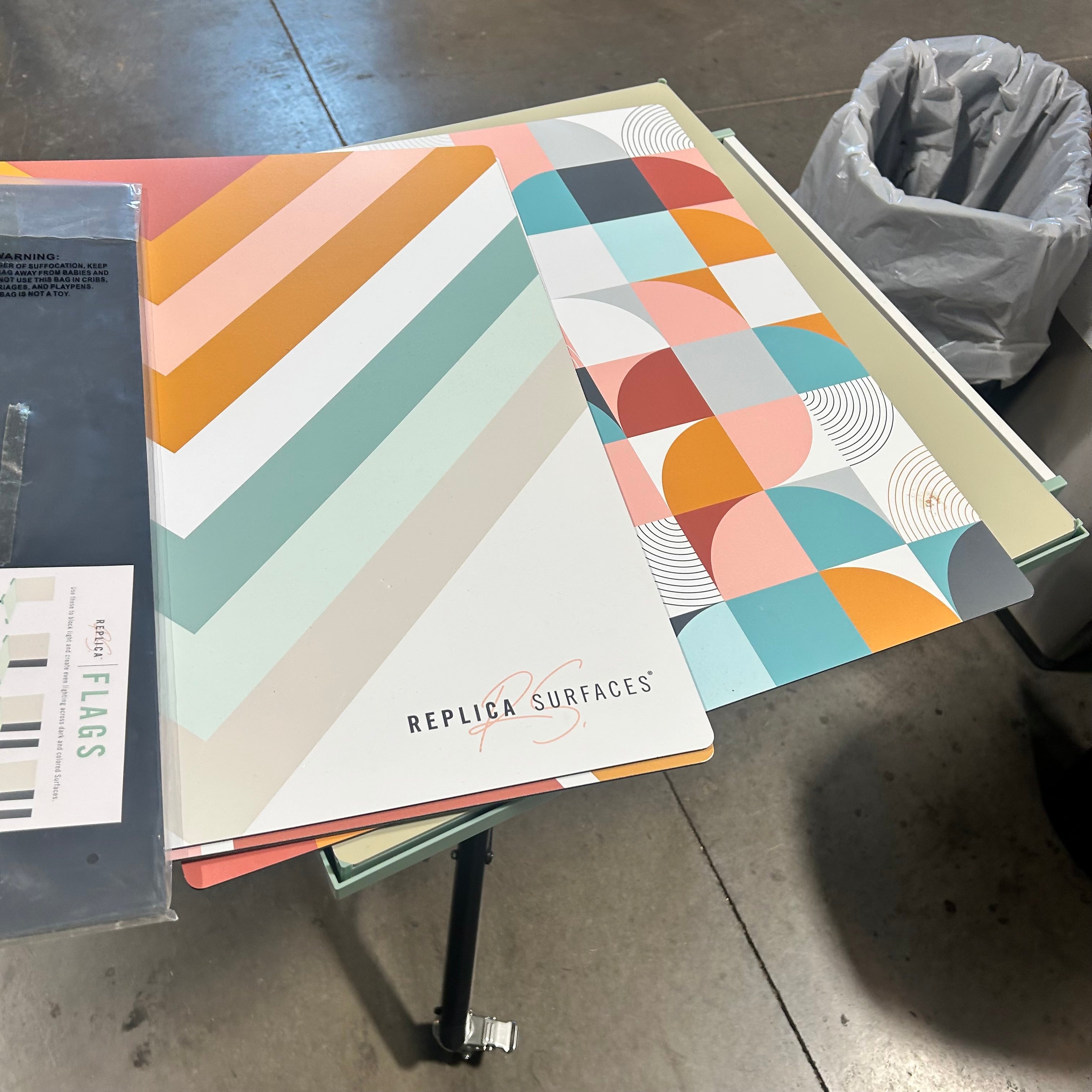 Replica Studio Mobile Workstation 26"x 23" 32"