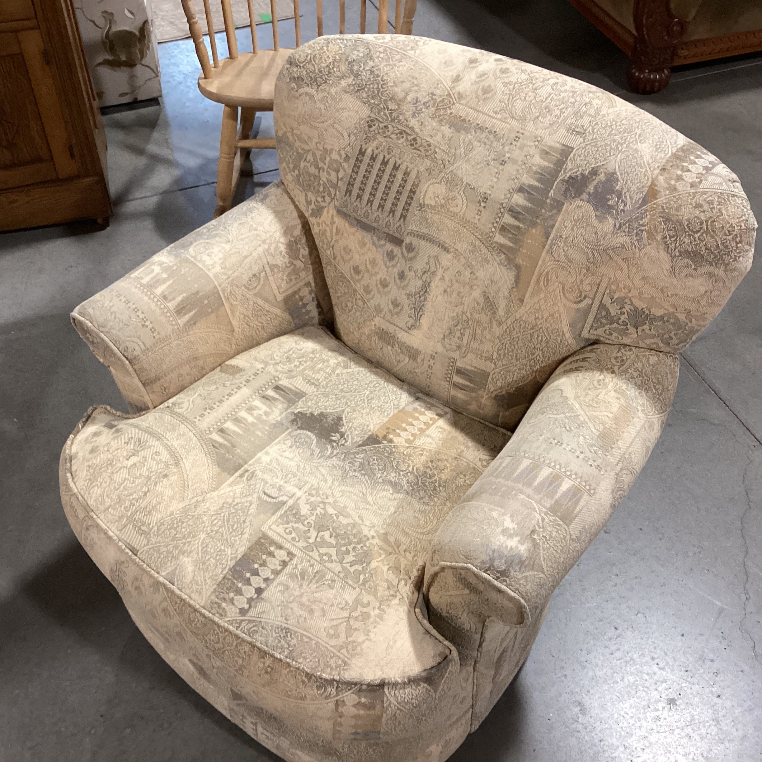 Rowe Furniture Cream Gold Grey Multi Design Swivel Rock Chair 33"x 34"x 33"
