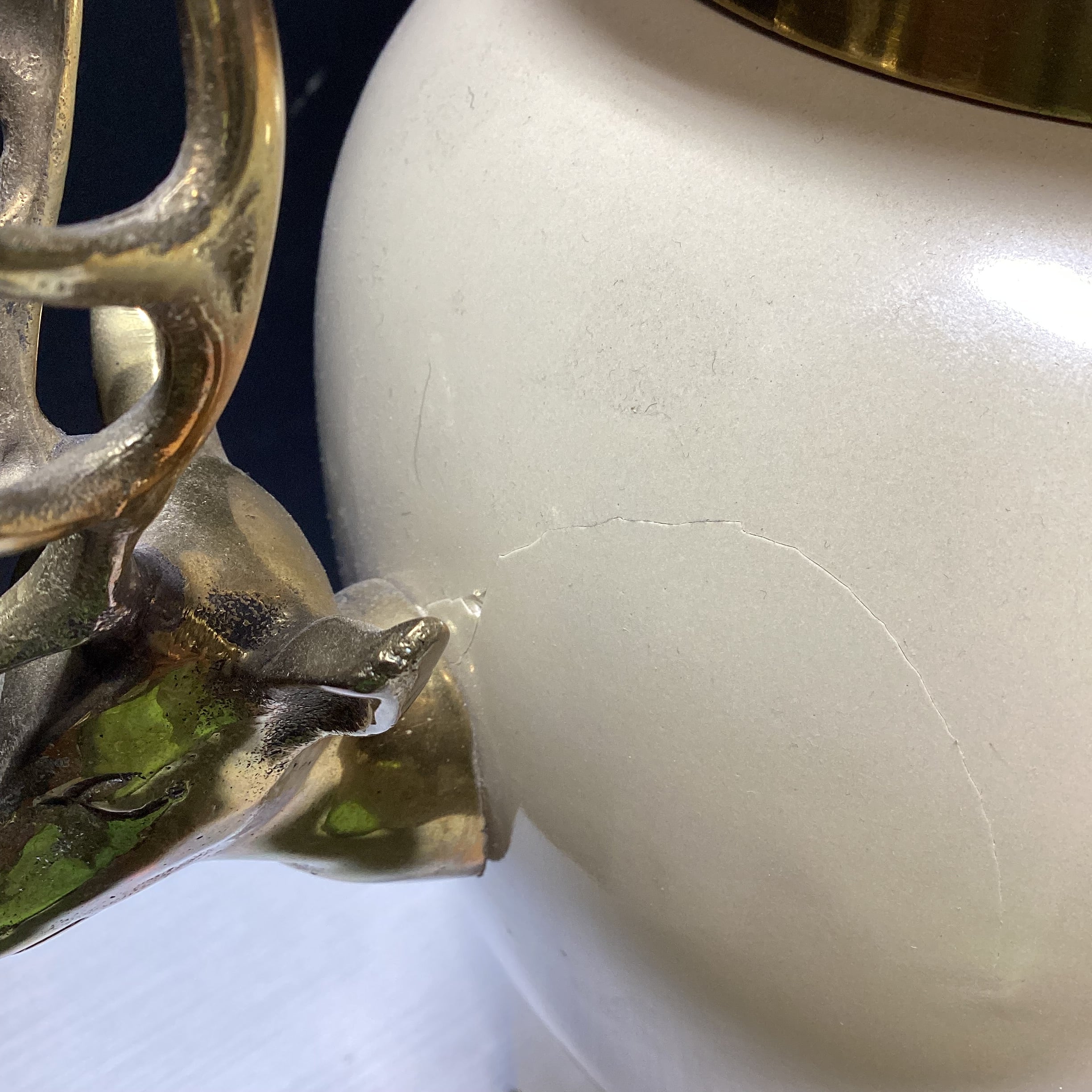 Vintage Urn Style Table Lamp With Brass Stags 13" x 21"