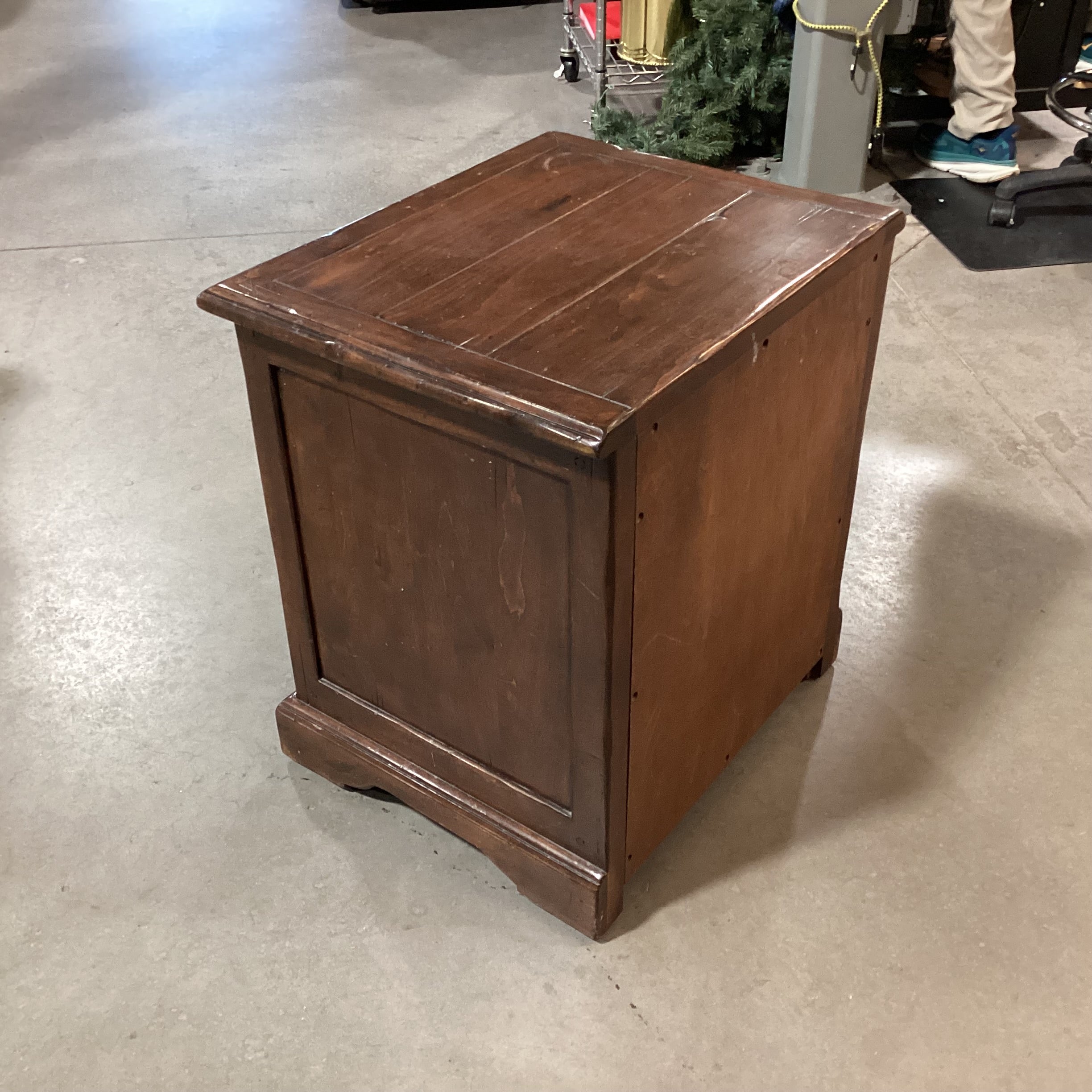 Ethan Allen Sterling Collection Distressed Finished Wood 3 Drawer Nightstand 22"x 18"x 24"