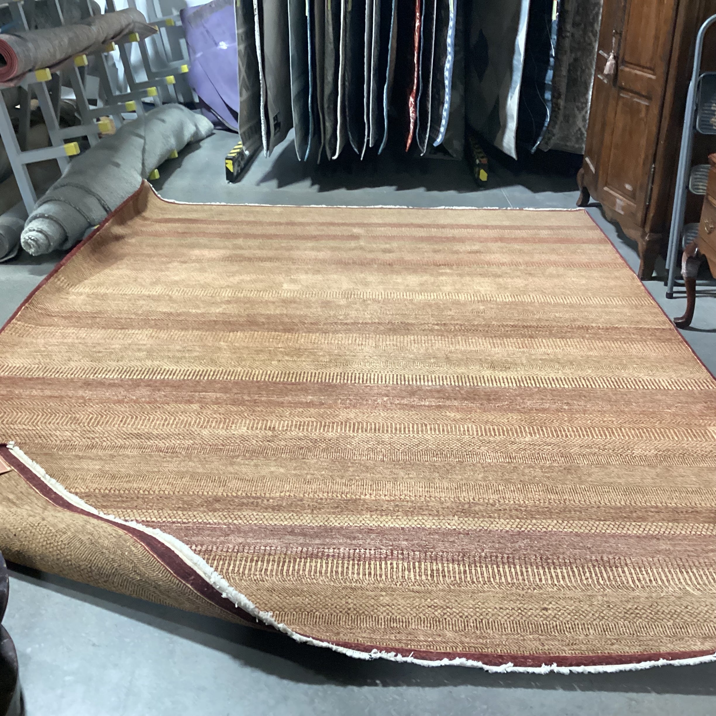 Mahindra Black Mountain Looms Tan & Red Hand Woven Wool Rug 9'x 12'3"
