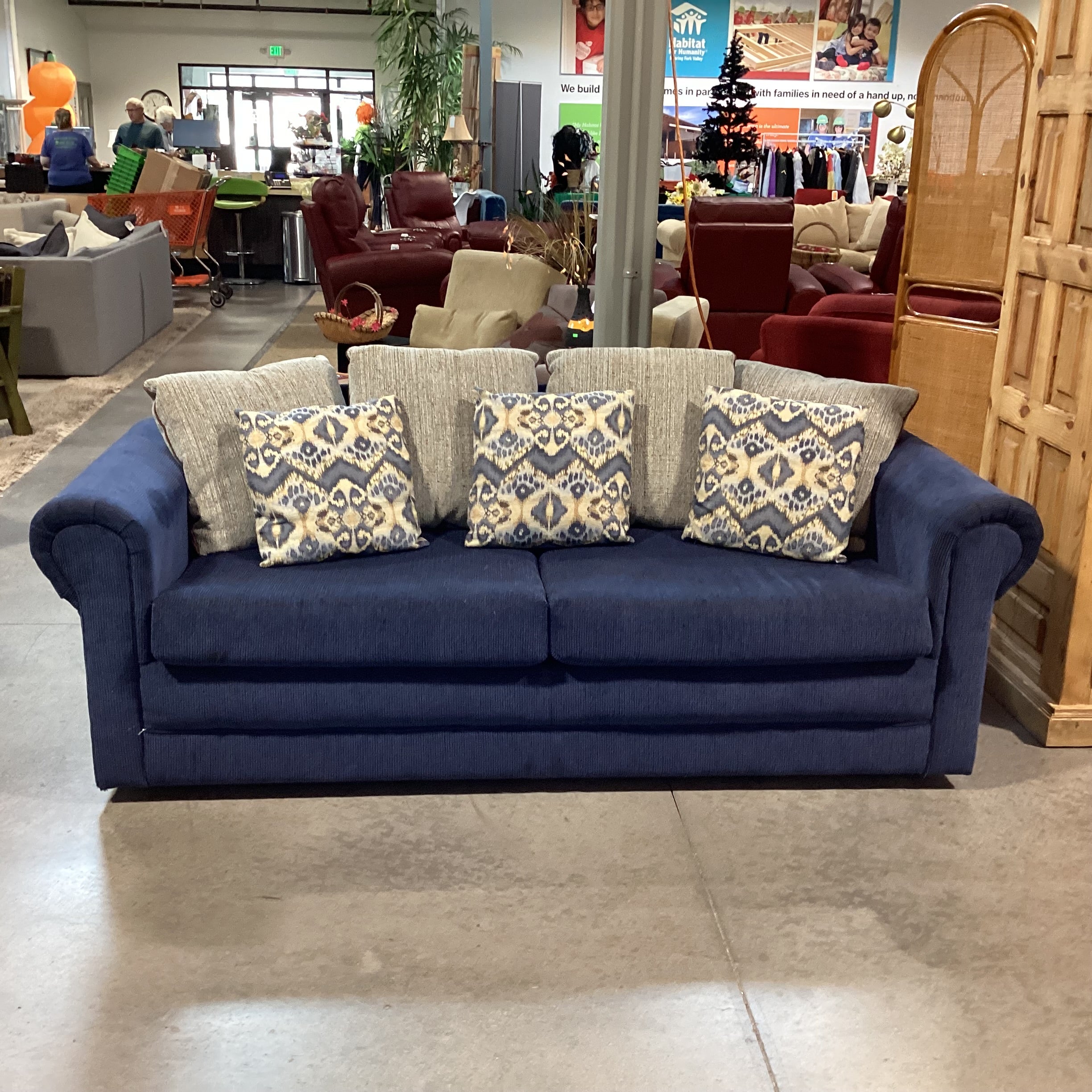 Blue Woven with 7 Accent Pillows Queen Sleeper Sofa 83"x 36"x 31"
