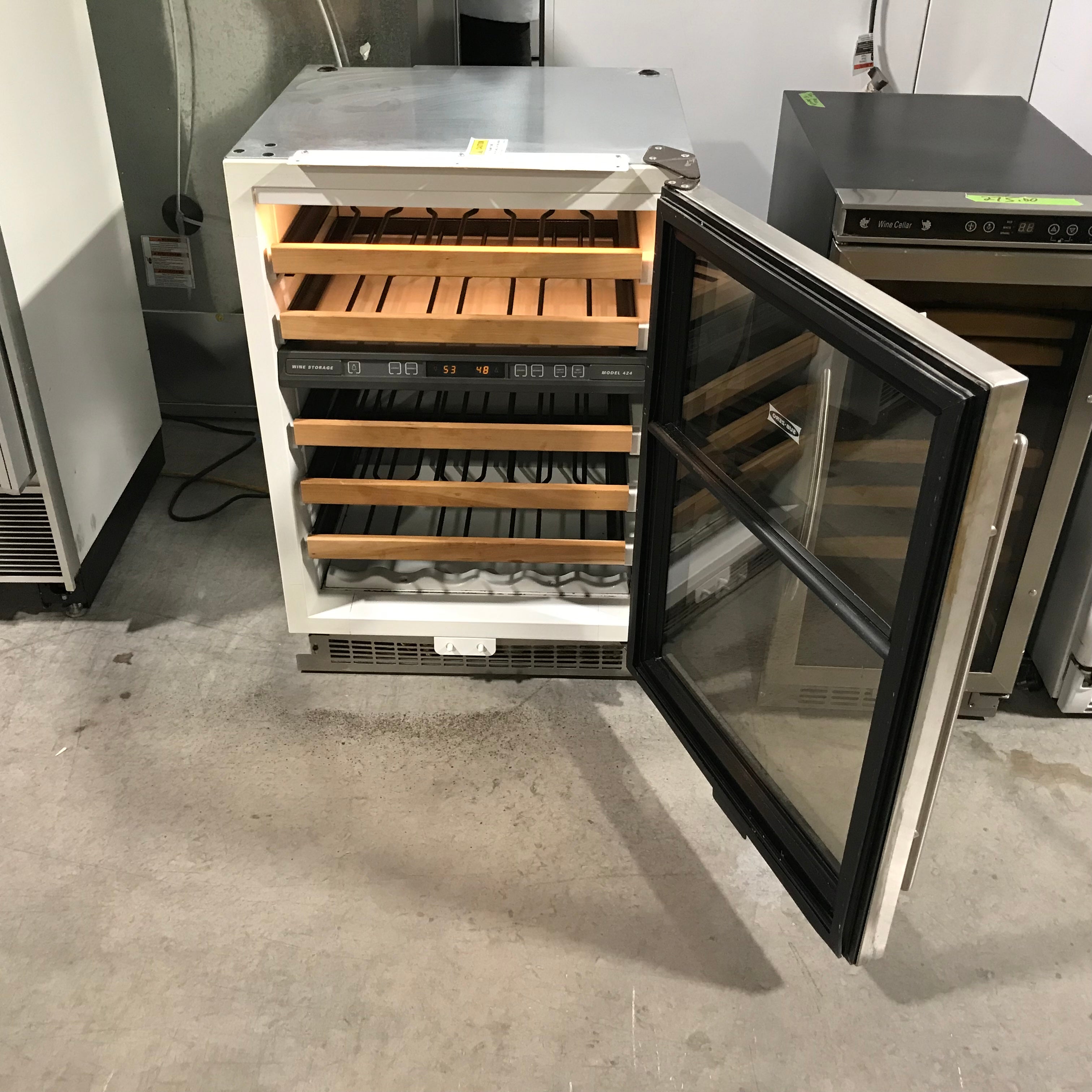 Sub-Zero Stainless Steel/Glass Door, Model424 Wine Cooler 24"x 24"x 34.5"