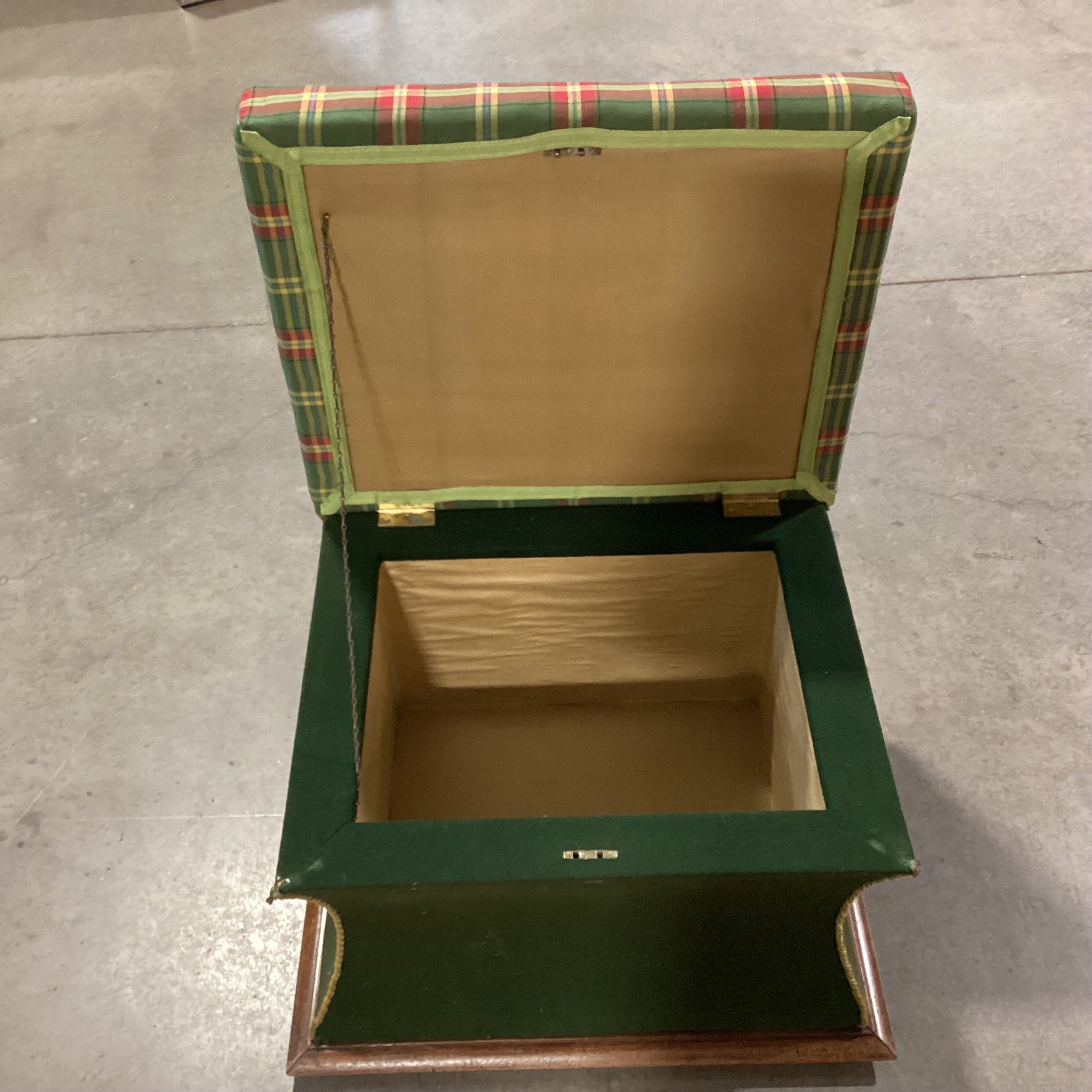 Green & Plaid Lionshead Handles Trunk Style with Storage Ottoman 24"x 20"x 17"